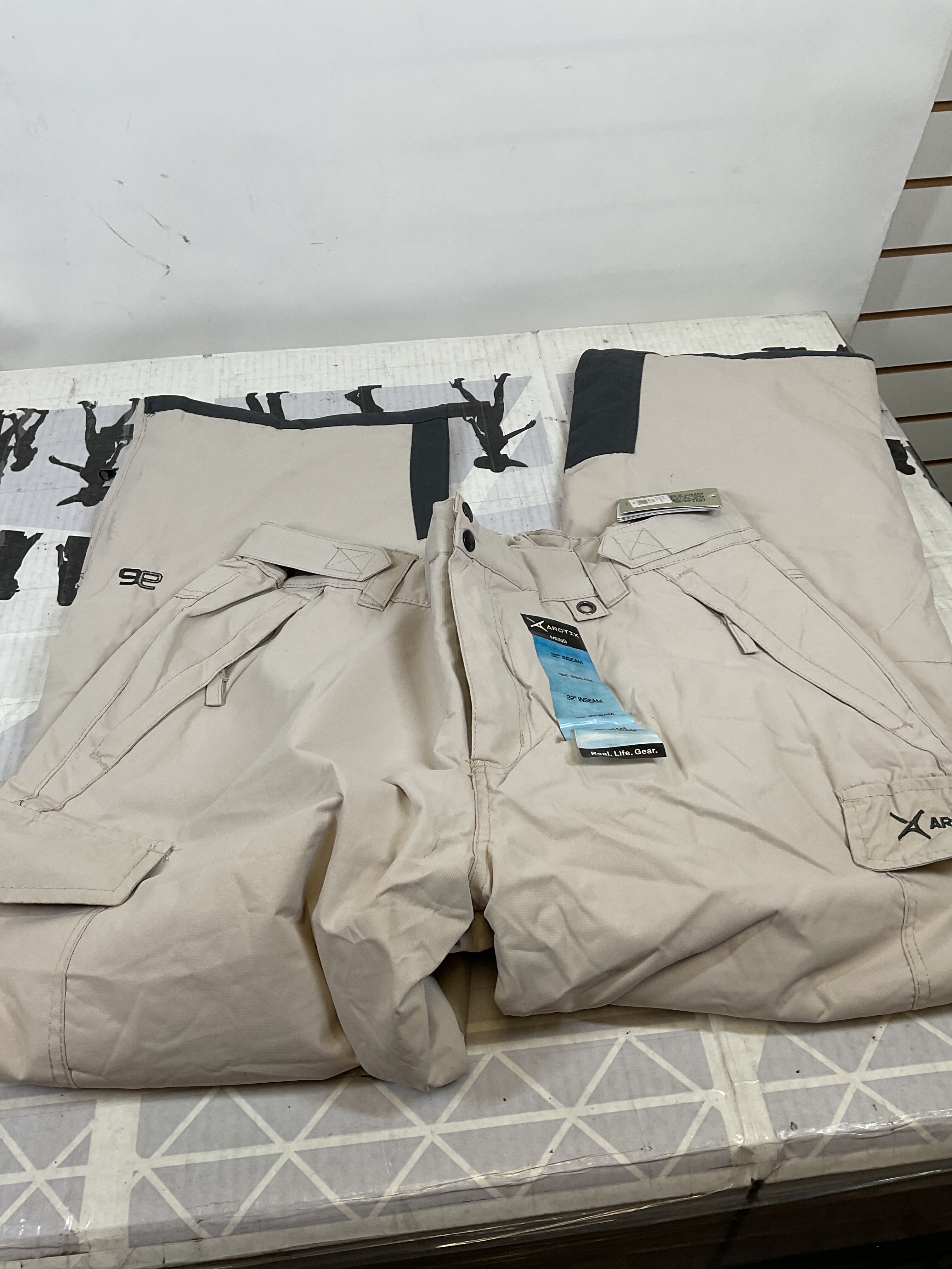 Arctix Men's Insulated Snowsports Cargo Pant ( Stone , X-Large/32" Inseam ) Stone X Large 32 Inseam U32