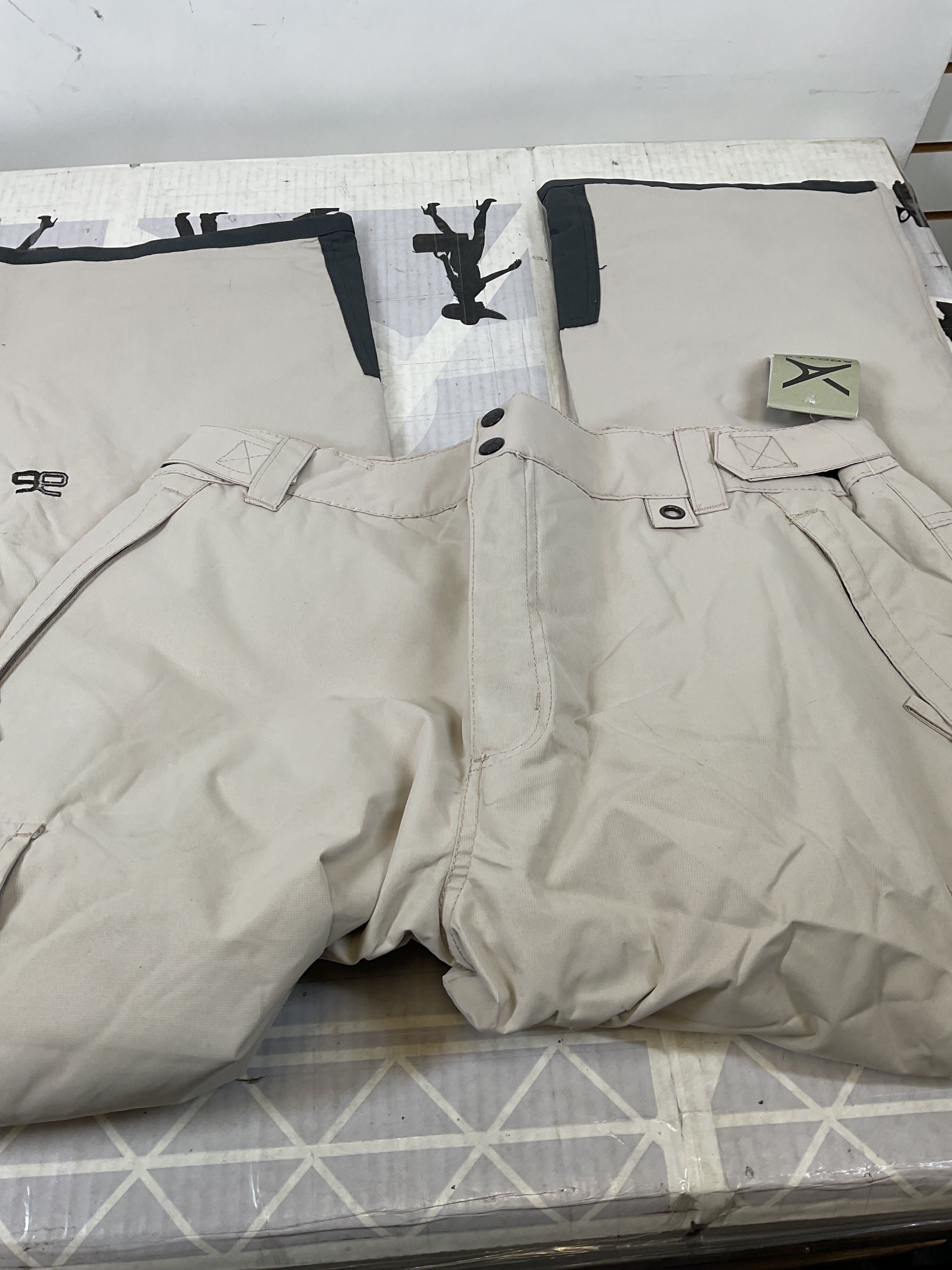 Arctix Men's Insulated Snowsports Cargo Pant ( Stone , X-Large/32" Inseam ) Stone X Large 32 Inseam U34