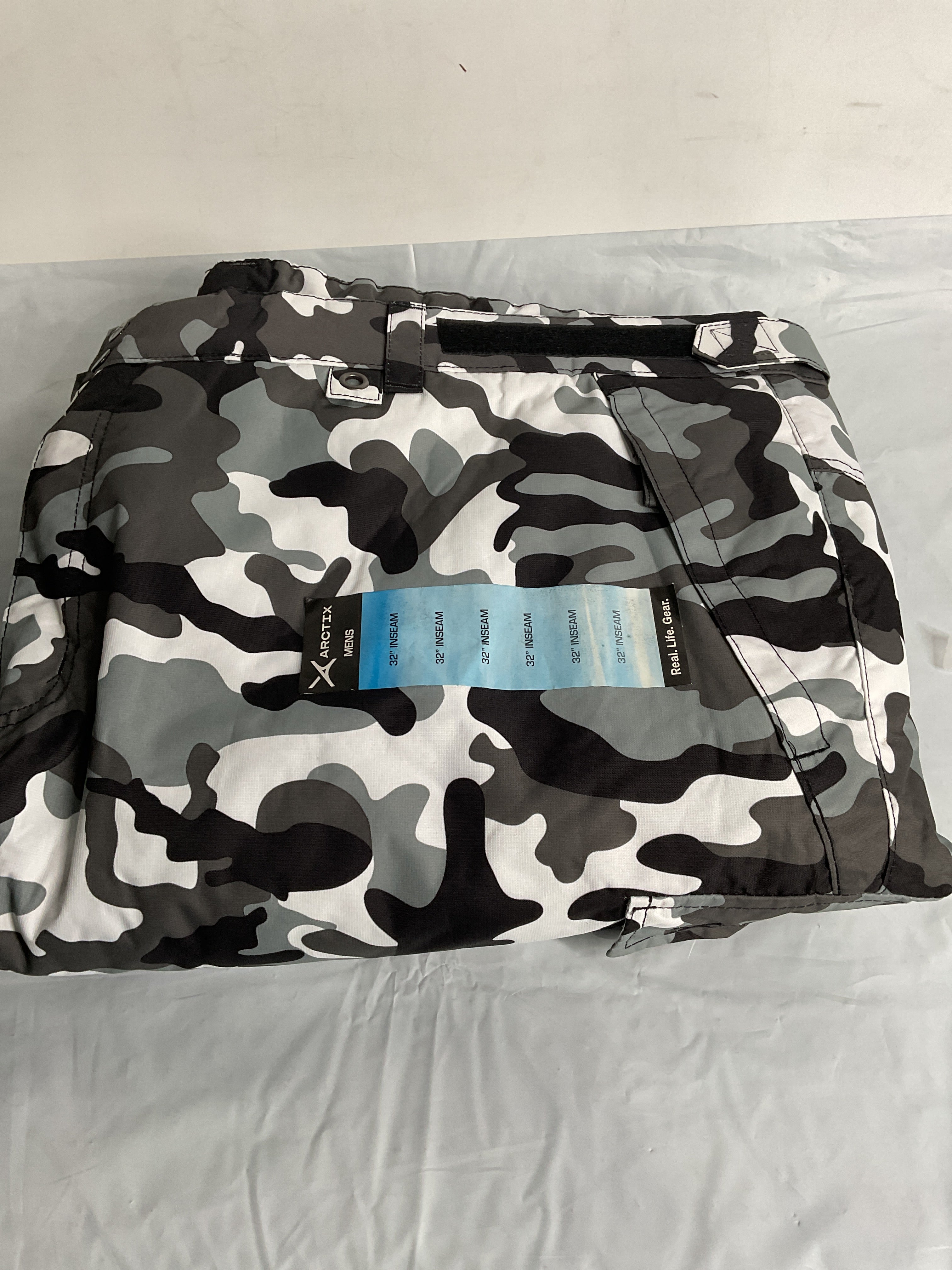 Arctix Men's Insulated Snowsports Cargo Pant ( A6 Camo Black , 4X-Large/32" Inseam ) A6 Camo Black 4 X Large 32 Inseam U3