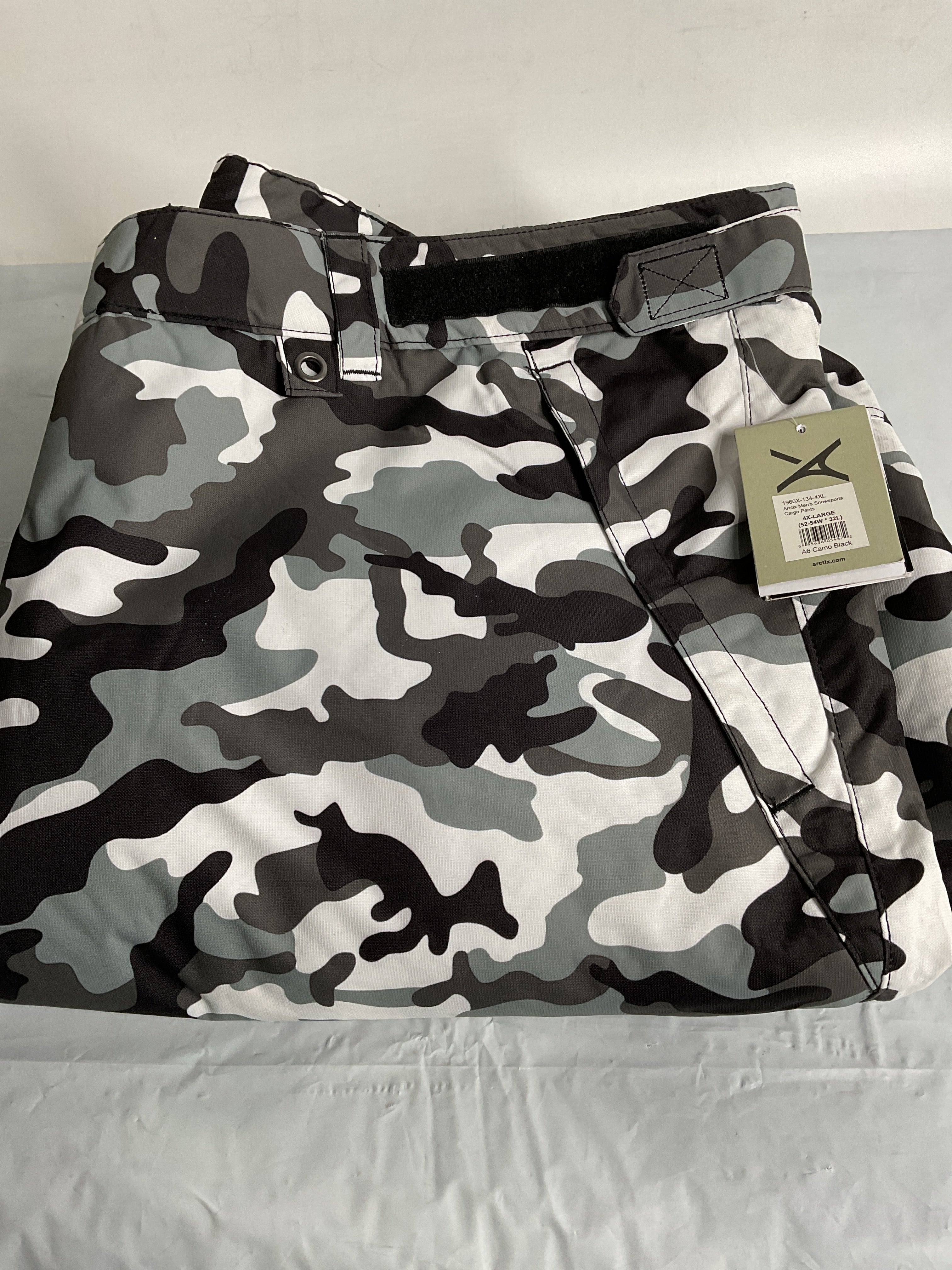 Arctix Men's Insulated Snowsports Cargo Pant ( A6 Camo Black , 4X-Large/32" Inseam ) A6 Camo Black 4 X Large 32 Inseam U6