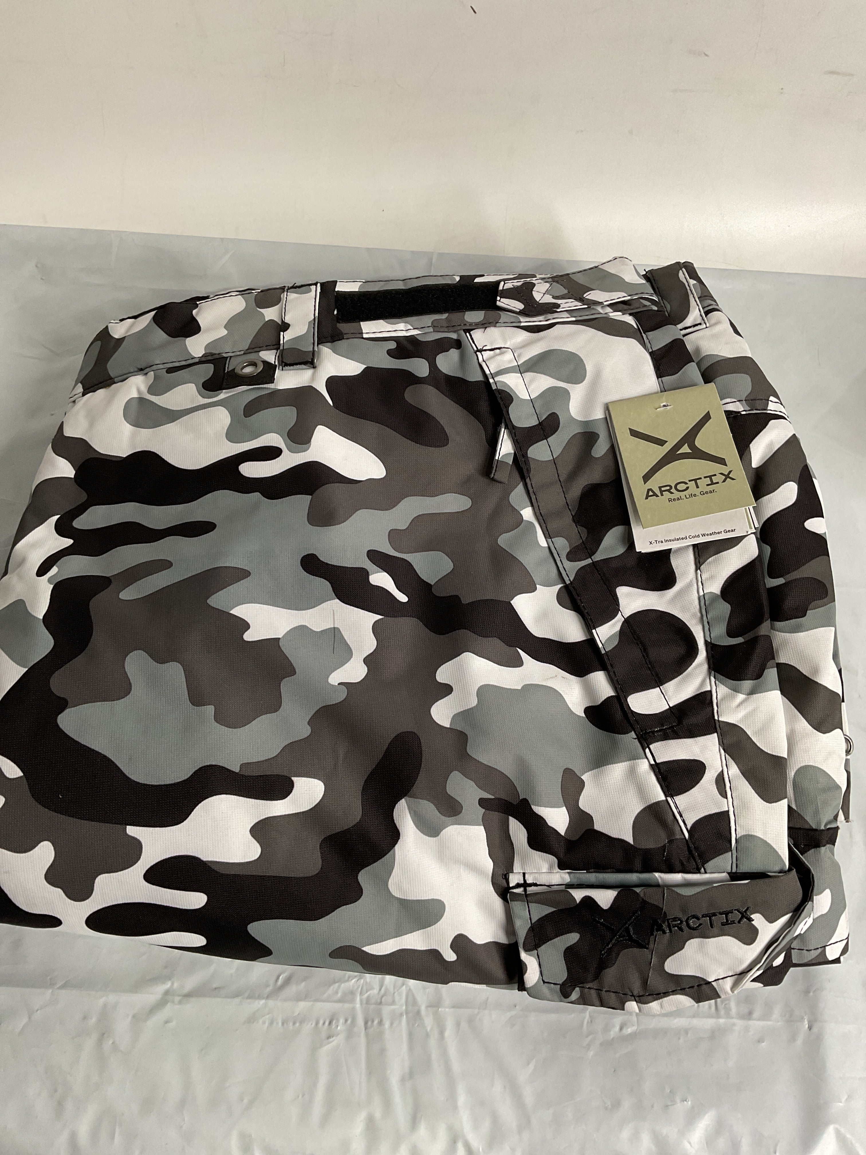 Arctix Men's Insulated Snowsports Cargo Pant ( A6 Camo Black , 4X-Large/32" Inseam ) A6 Camo Black 4 X Large 32 Inseam U9