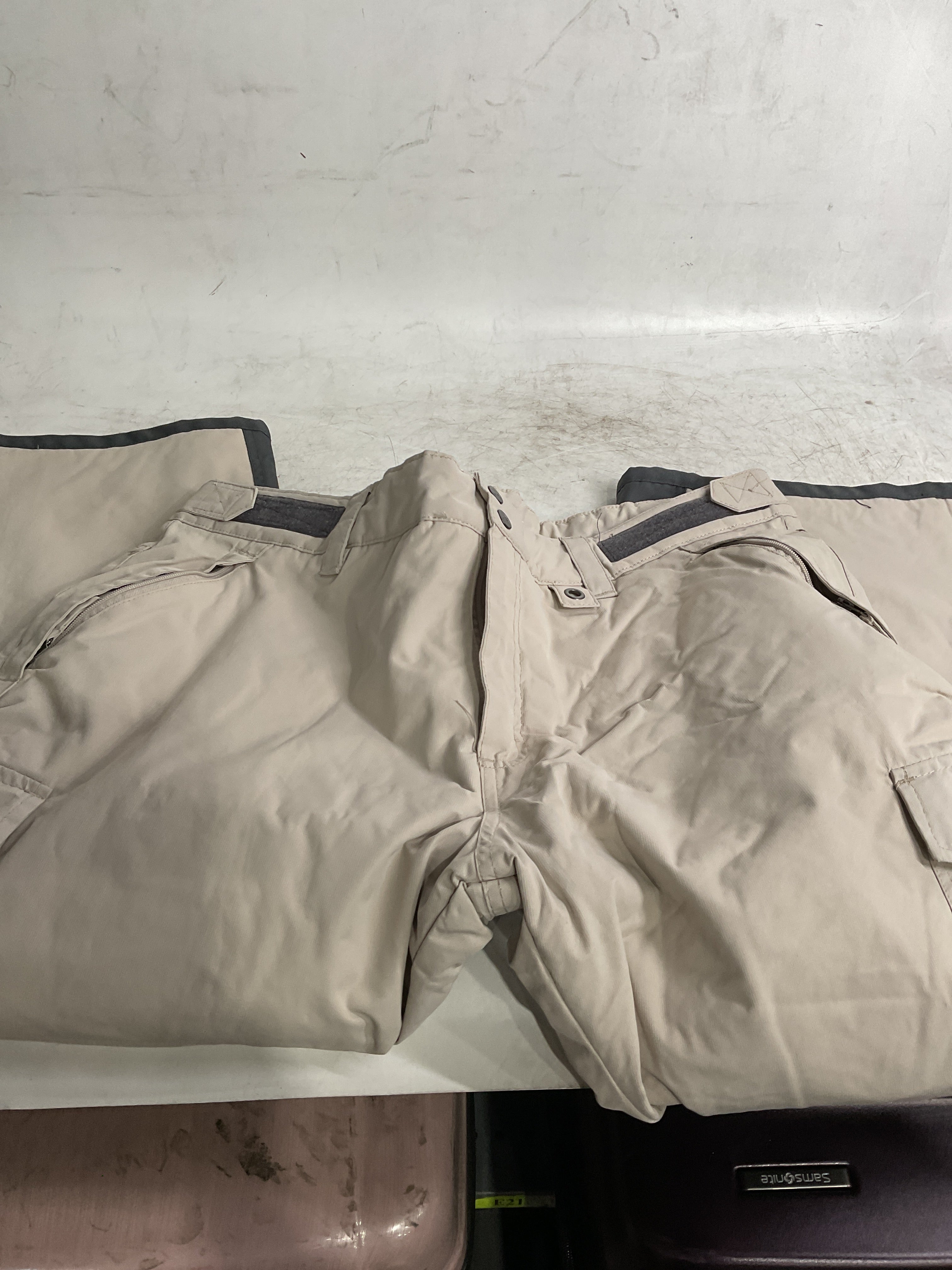 Arctix Men's Insulated Snowsports Cargo Pant ( Stone , X-Large/30" Inseam ) Stone X Large 30 Inseam U8