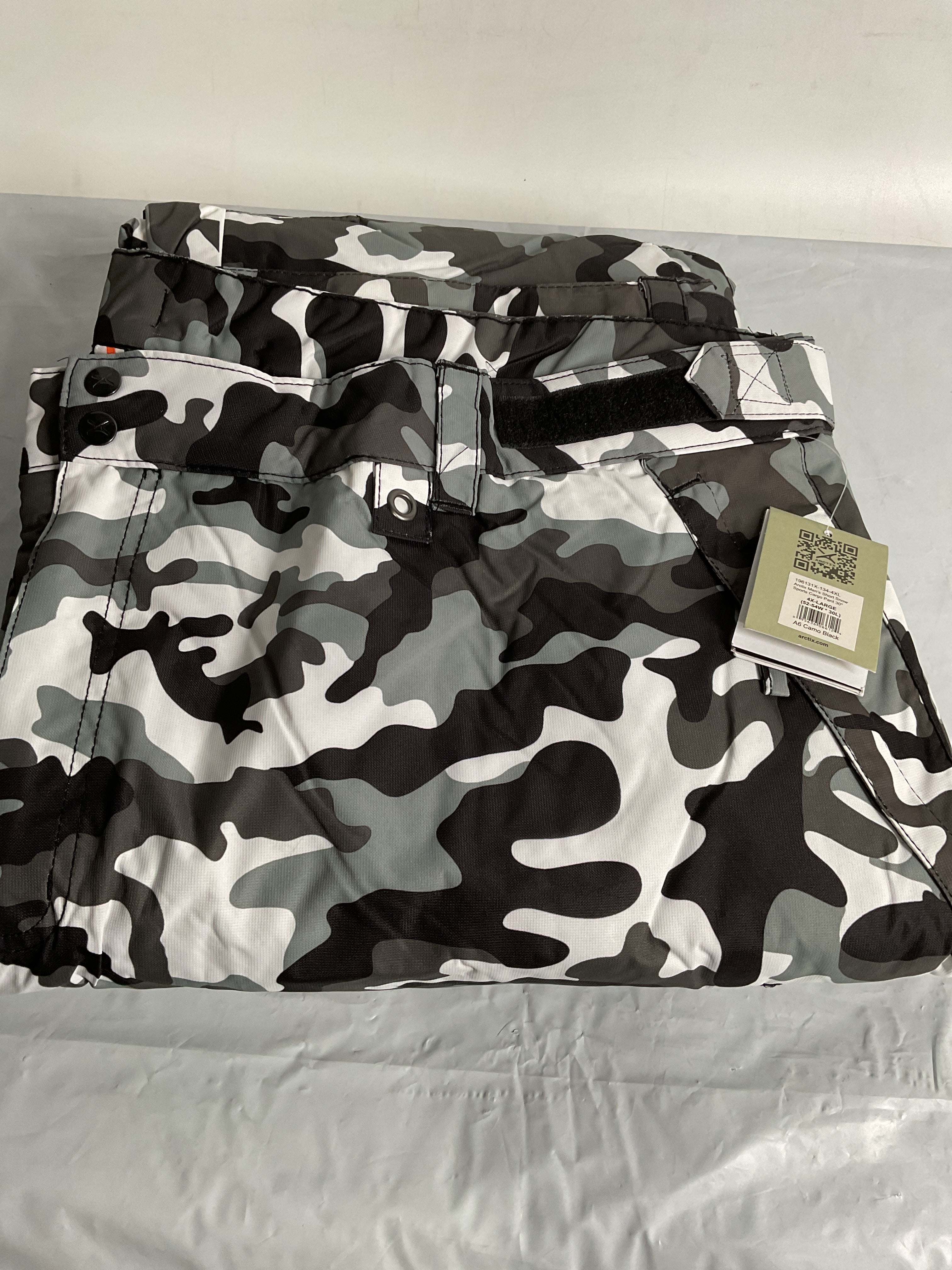 Arctix Men's Insulated Snowsports Cargo Pant ( A6 Camo Black , 4X-Large/30" Inseam ) A6 Camo Black 4 X Large 30 Inseam U6