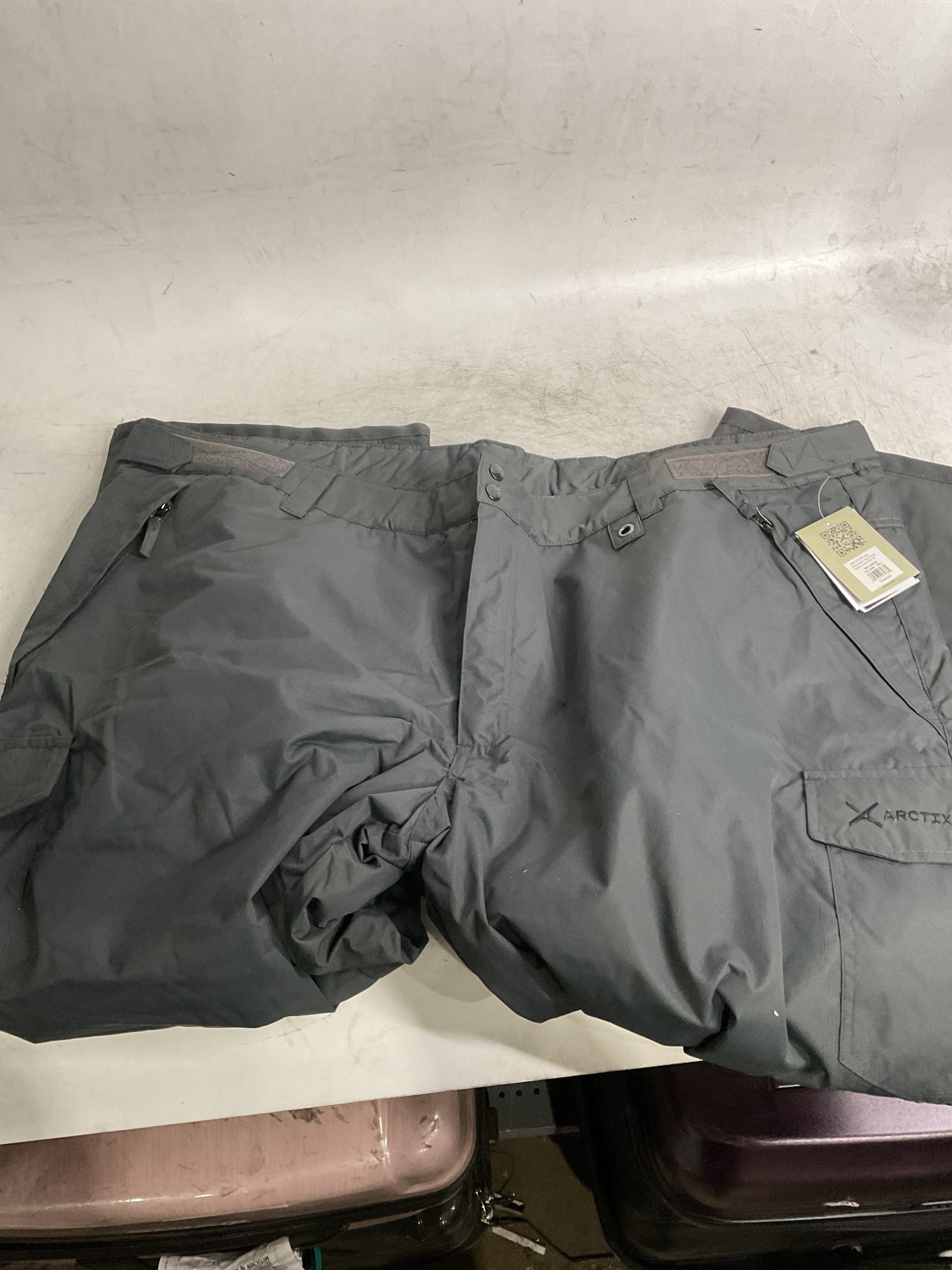 Arctix Men's Insulated Snowsports Cargo Pant ( Charcoal , 4X-Large/30" Inseam ) Charcoal 4 X Large 30 Inseam U5
