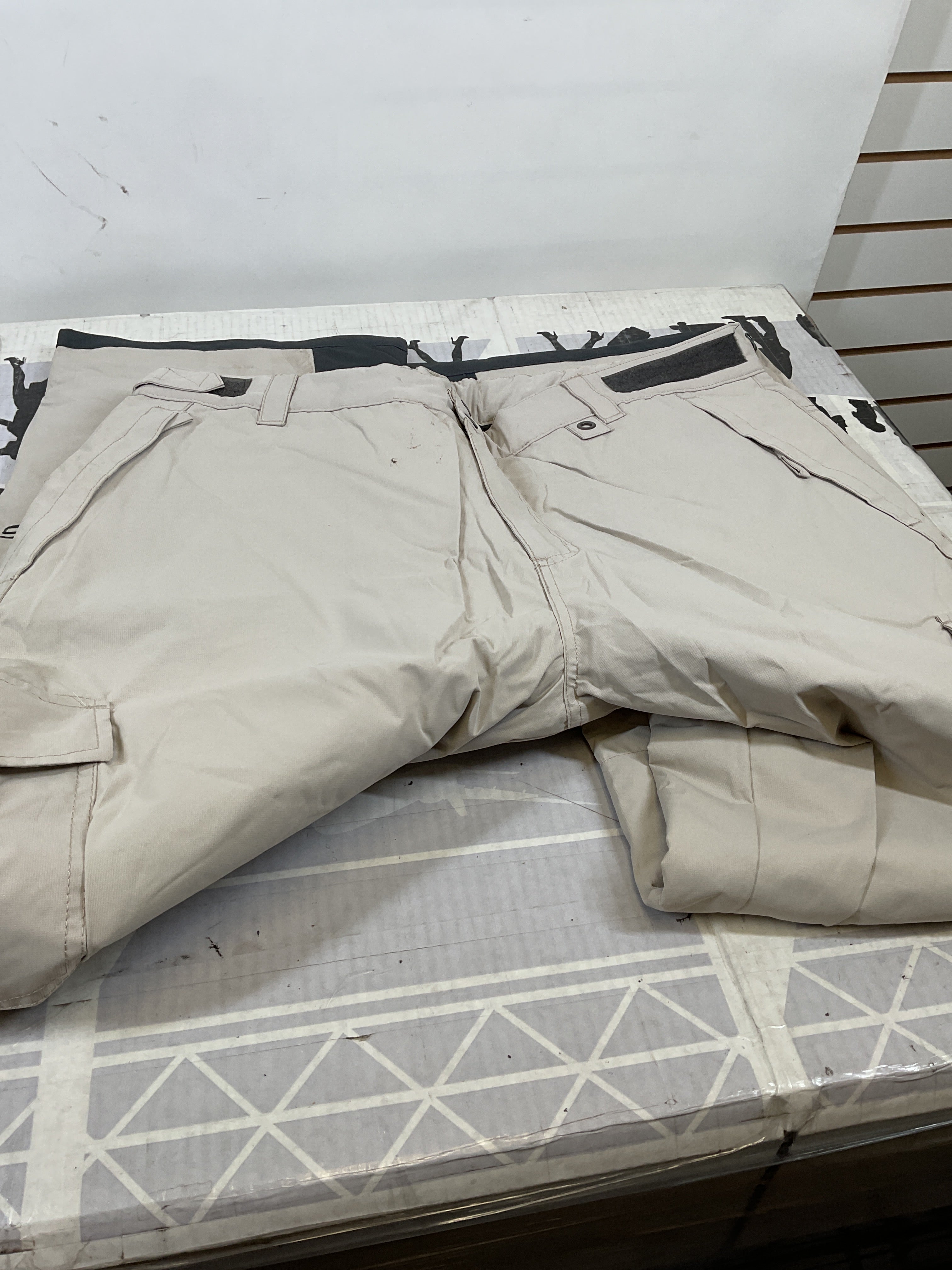 Arctix Men's Insulated Snowsports Cargo Pant ( Stone , XX-Large/36" Inseam ) Stone XX Large 36 Inseam U8