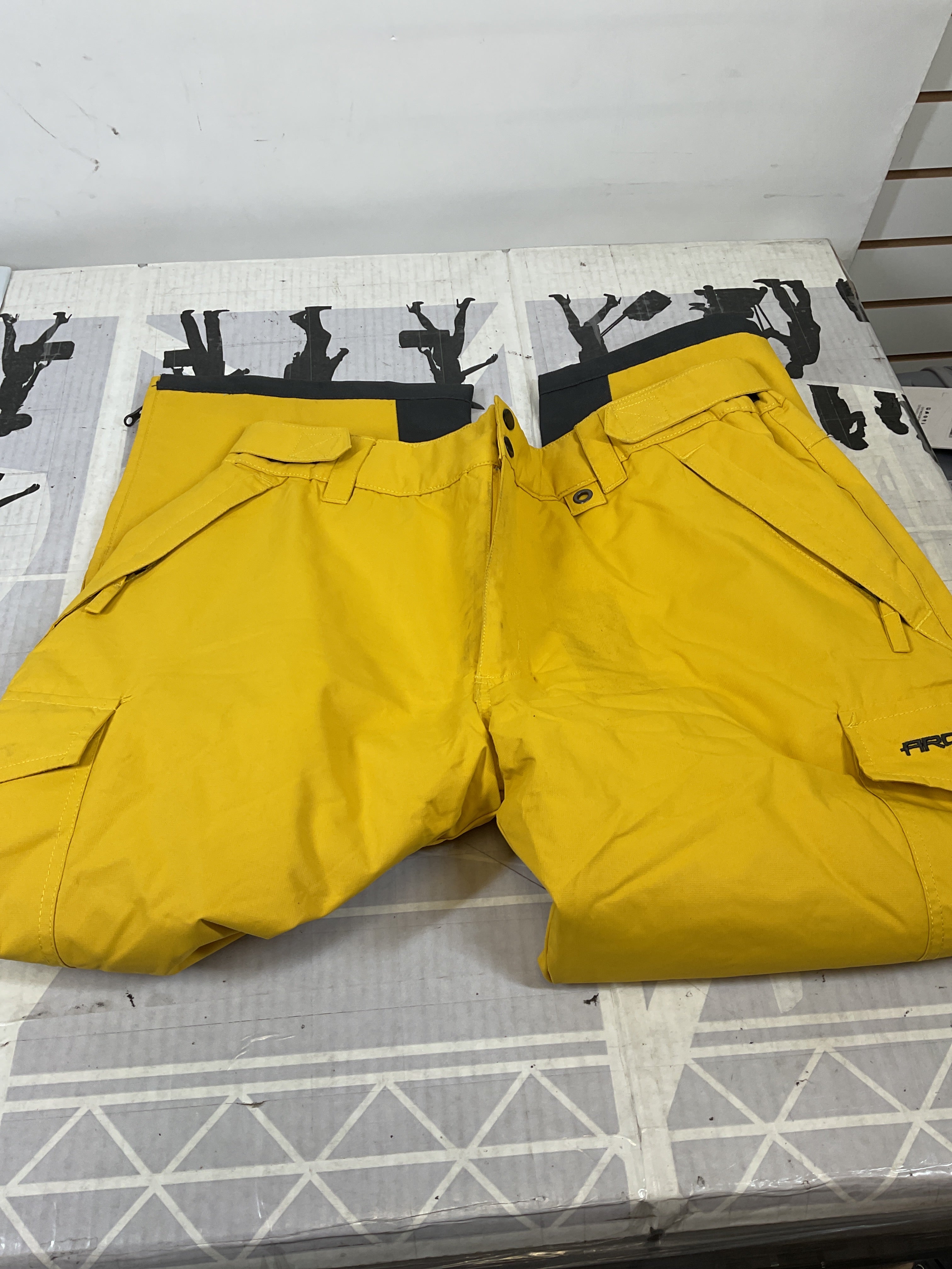 Arctix Men's Insulated Snowsports Cargo Pant ( Bamboo Yellow , Large/28" Inseam ) Bamboo Yellow Large 28 Inseam U18