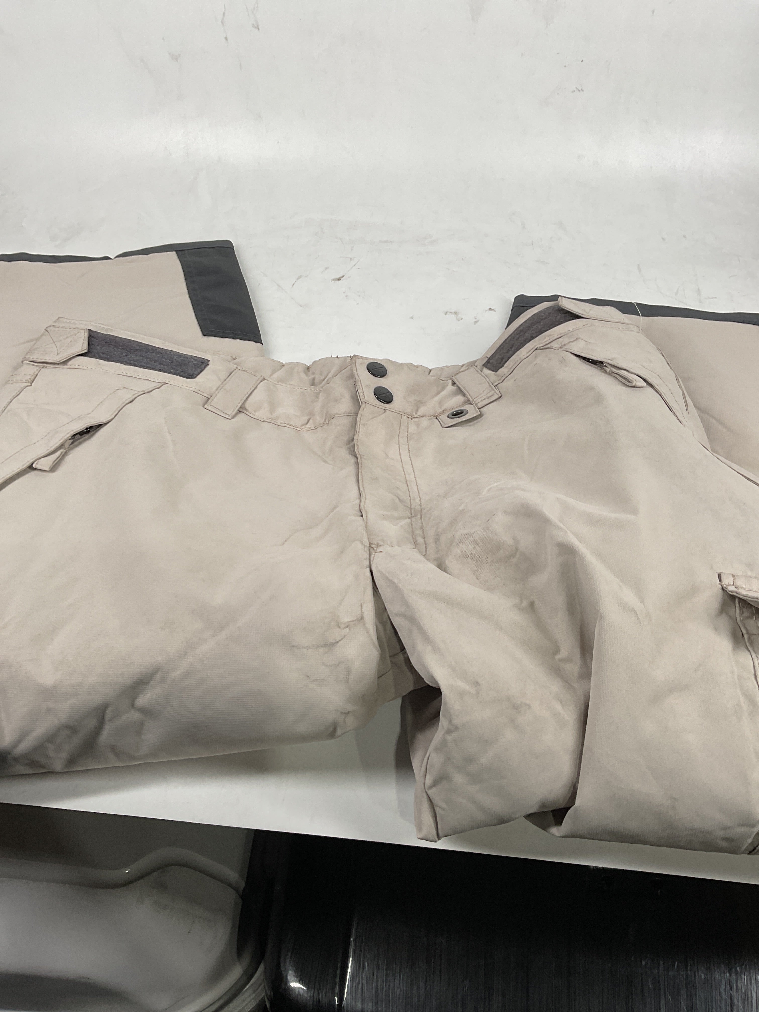 Arctix Men's Insulated Snowsports Cargo Pant Stone Medium 28 Inseam U17