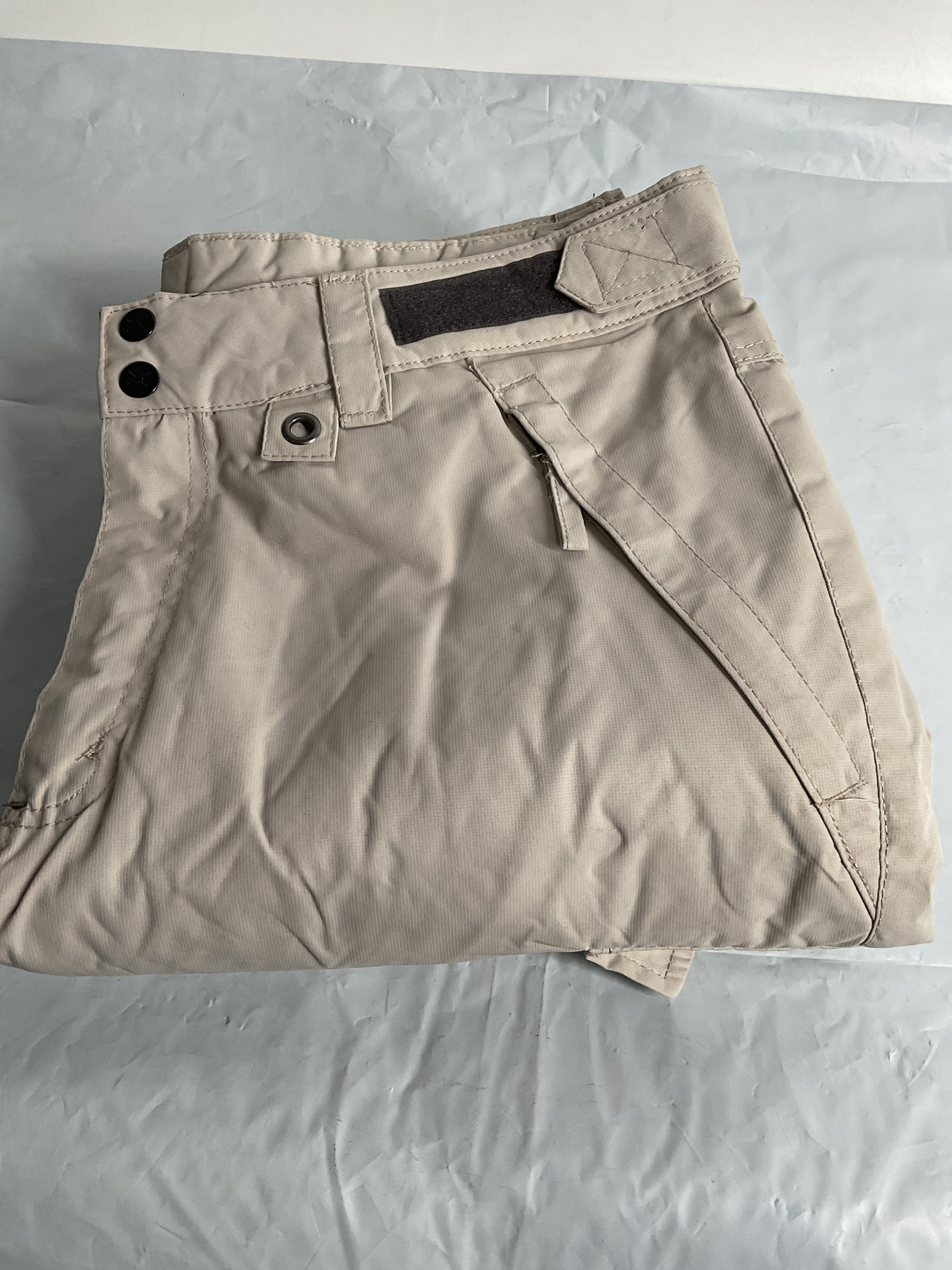 Arctix Men's Insulated Snowsports Cargo Pant ( Stone , Medium/28" Inseam ) Stone Medium 28 Inseam U25