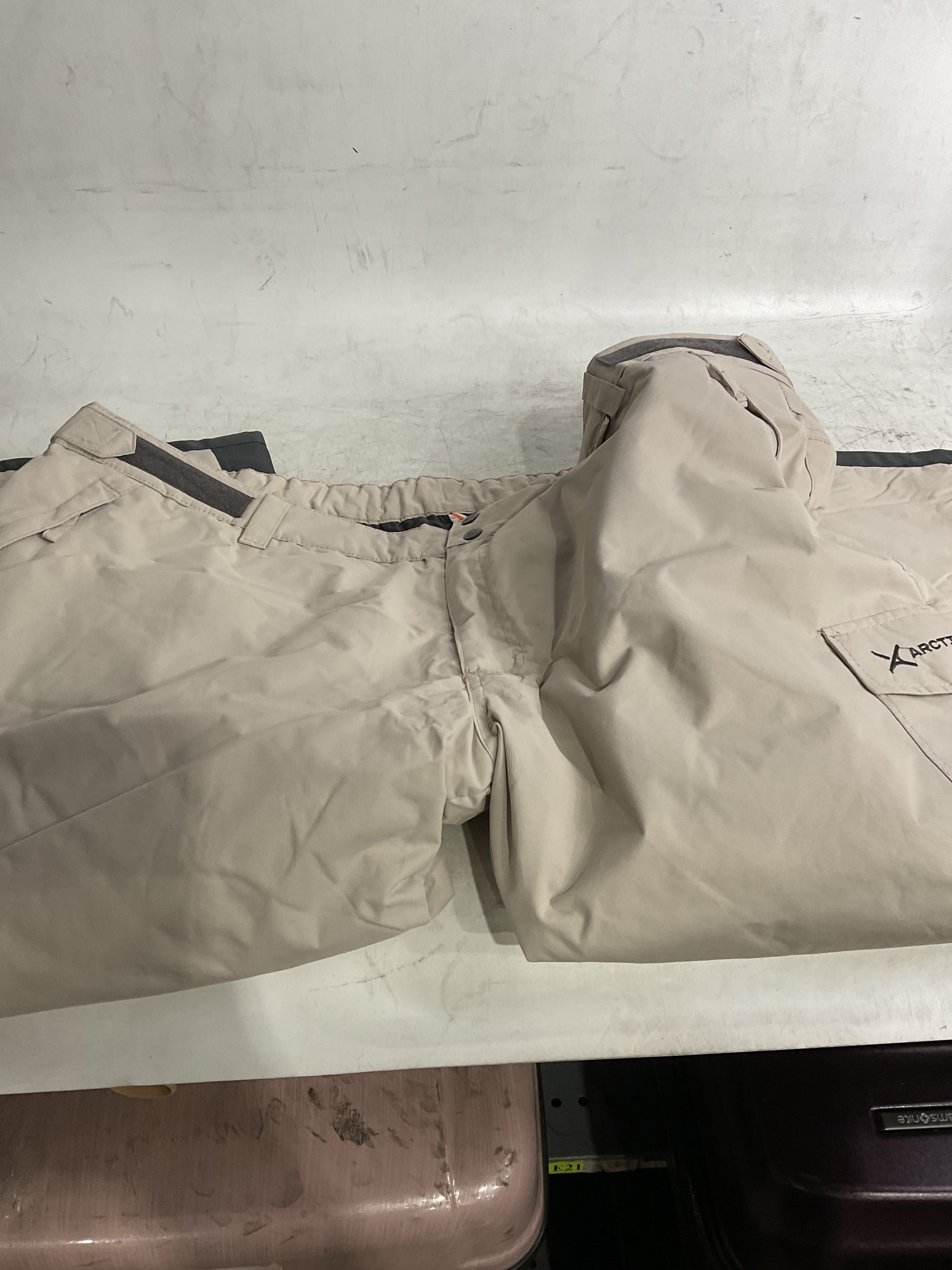 Arctix Men's Insulated Snowsports Cargo Pant ( Stone , 3X-Large/28" Inseam ) Stone 3 X Large 28 Inseam U1