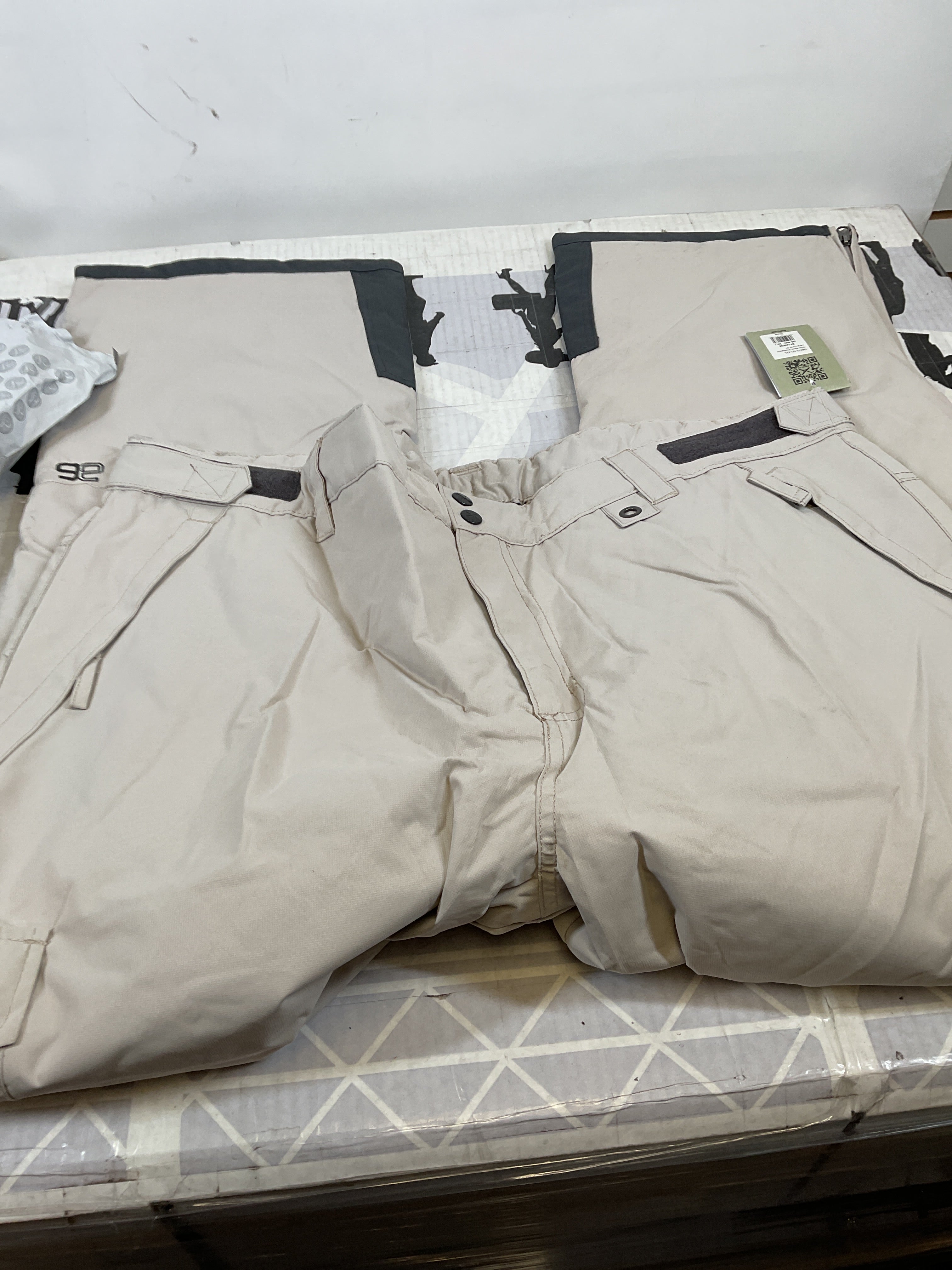 Arctix Men's Insulated Snowsports Cargo Pant ( Stone , XX-Large/34" Inseam ) Stone XX Large 34 Inseam U9