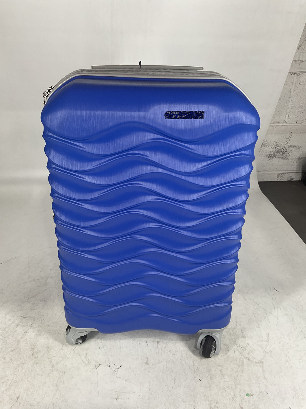 American Tourister Pirouette NXT 20" Spinner U1