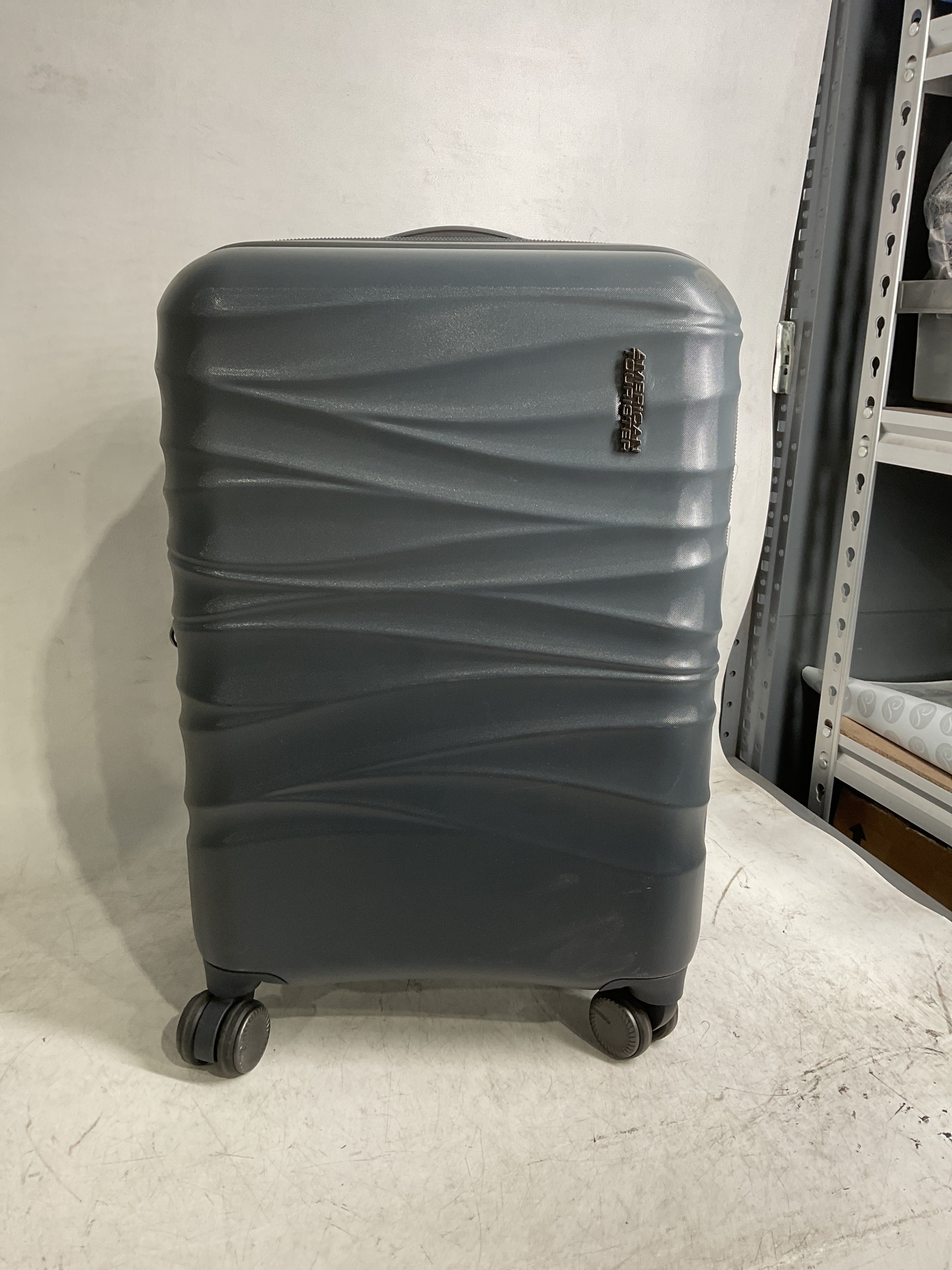 American Tourister Cascade Hardside Lightweight Spinner Luggage ( Graphite , 20-inch Spinner ) Graphite 20 Inch Spinner U3