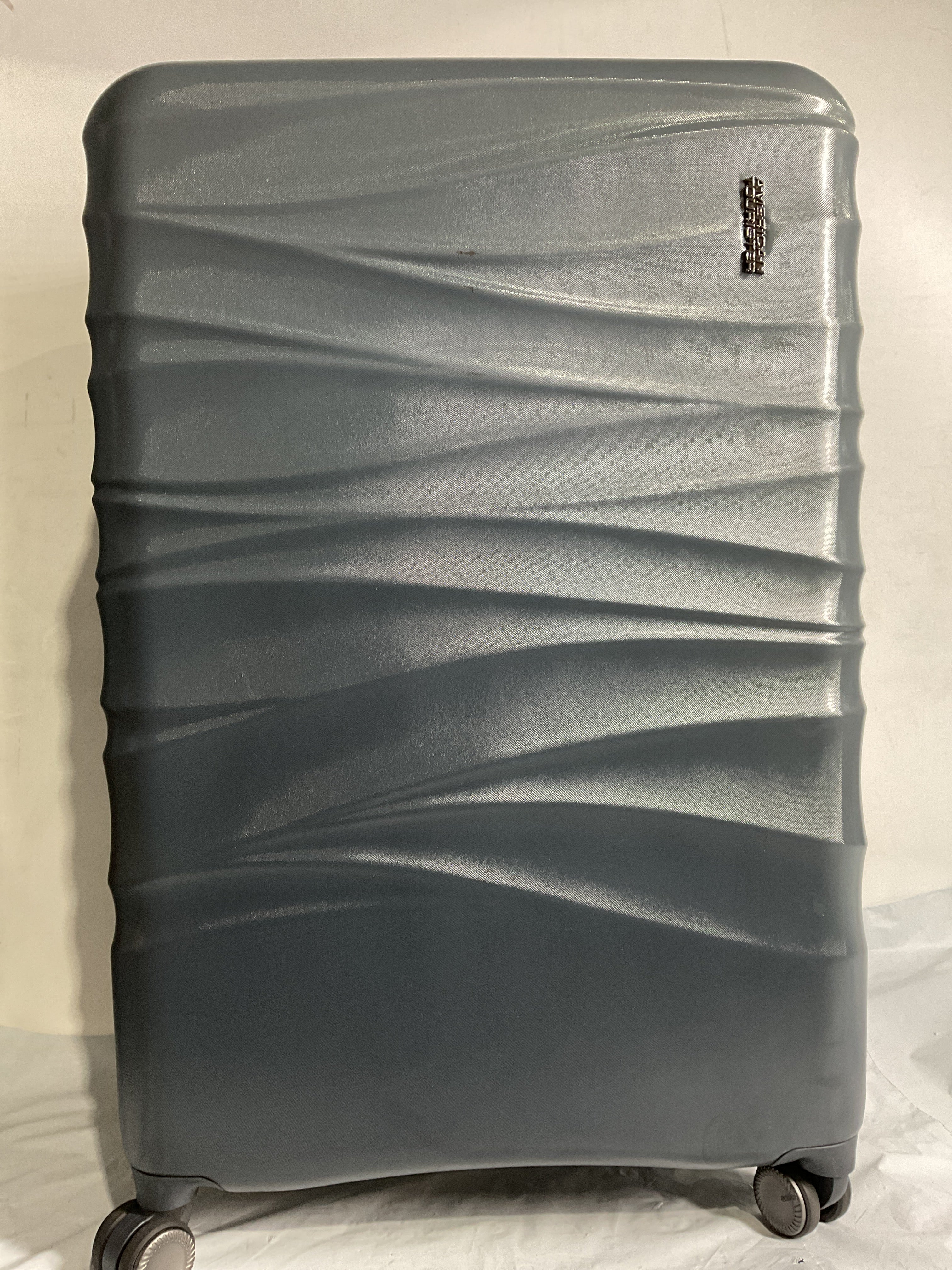 American Tourister Cascade Hardside Lightweight Spinner Luggage ( Graphite , 28-inch Spinner ) Graphite 28 Inch Spinner U2