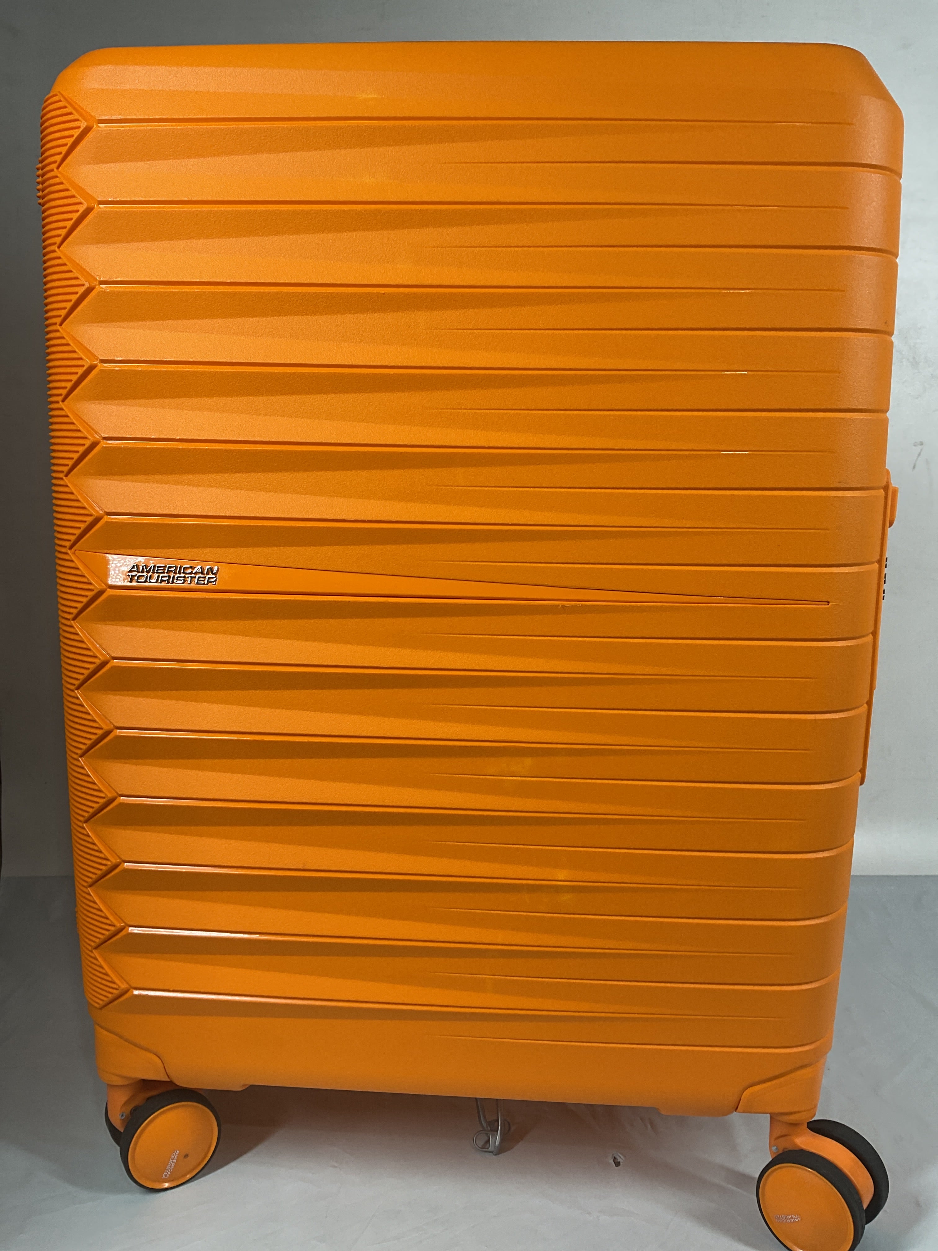 American Tourister Fastforward Expandable Hardside Luggage with Spinner Wheels, Carry-on ( Radiant Orange , One Size ) Radiant Orange One Size U1
