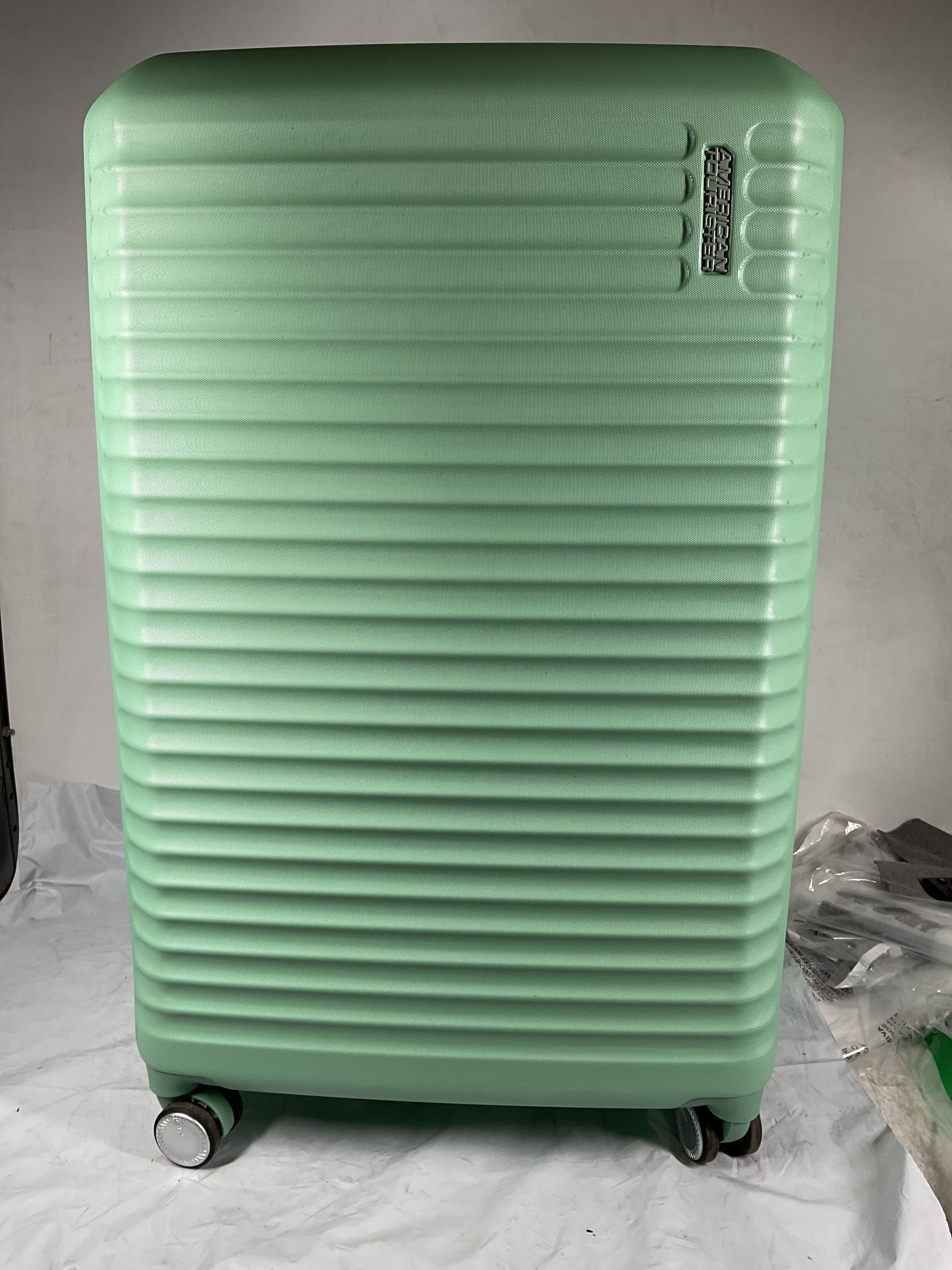 American Tourister Stratum 3.0, Airline Approved, Durable Hardside Luggage, Expands 1.5", RightHeight Adjustable Handle ( Surreal Green , Large - Checked ) Surreal Green Large Checked U1