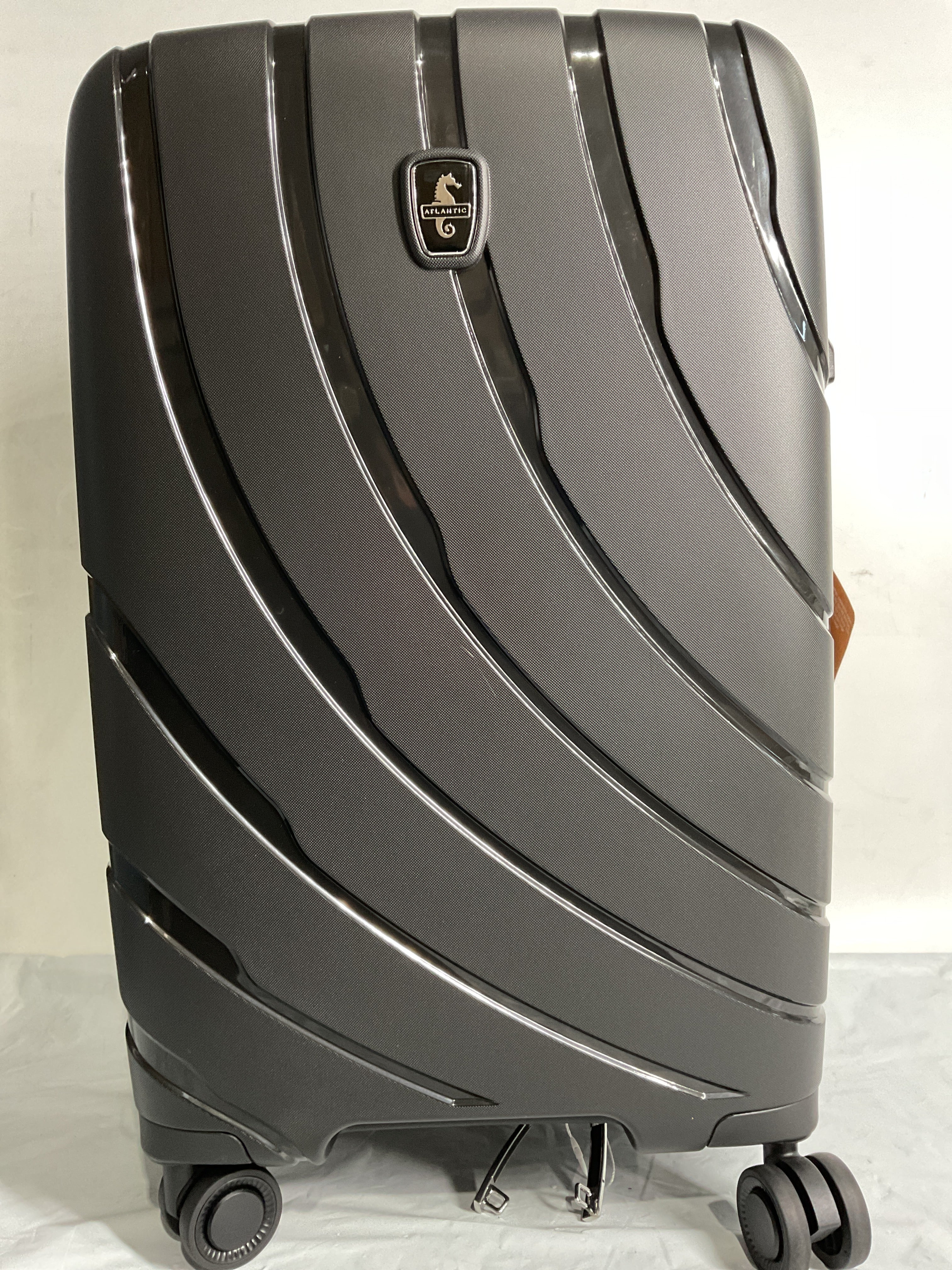 Atlantic Luggage Carry-on Expandable, Hardside Spinner ( Vintage Black , Carry On 21 Inch ) Vintage Black Carry On 21 Inch U1