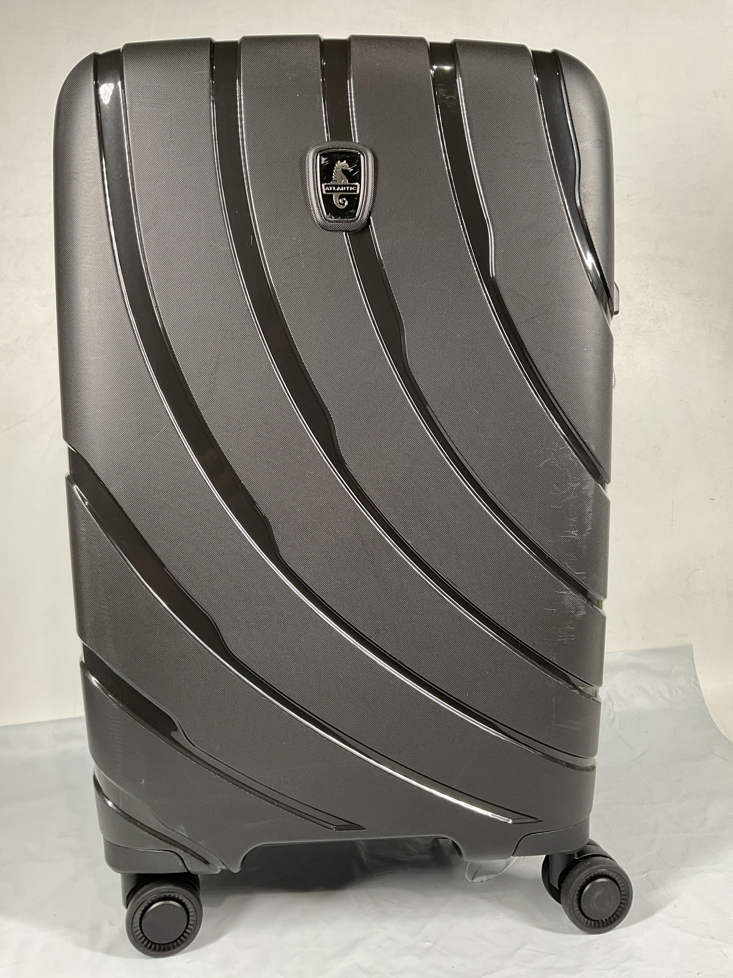 Atlantic Luggage Carry-on Expandable, Hardside Spinner ( Vintage Black , Carry On 21 Inch ) Vintage Black Carry On 21 Inch U2