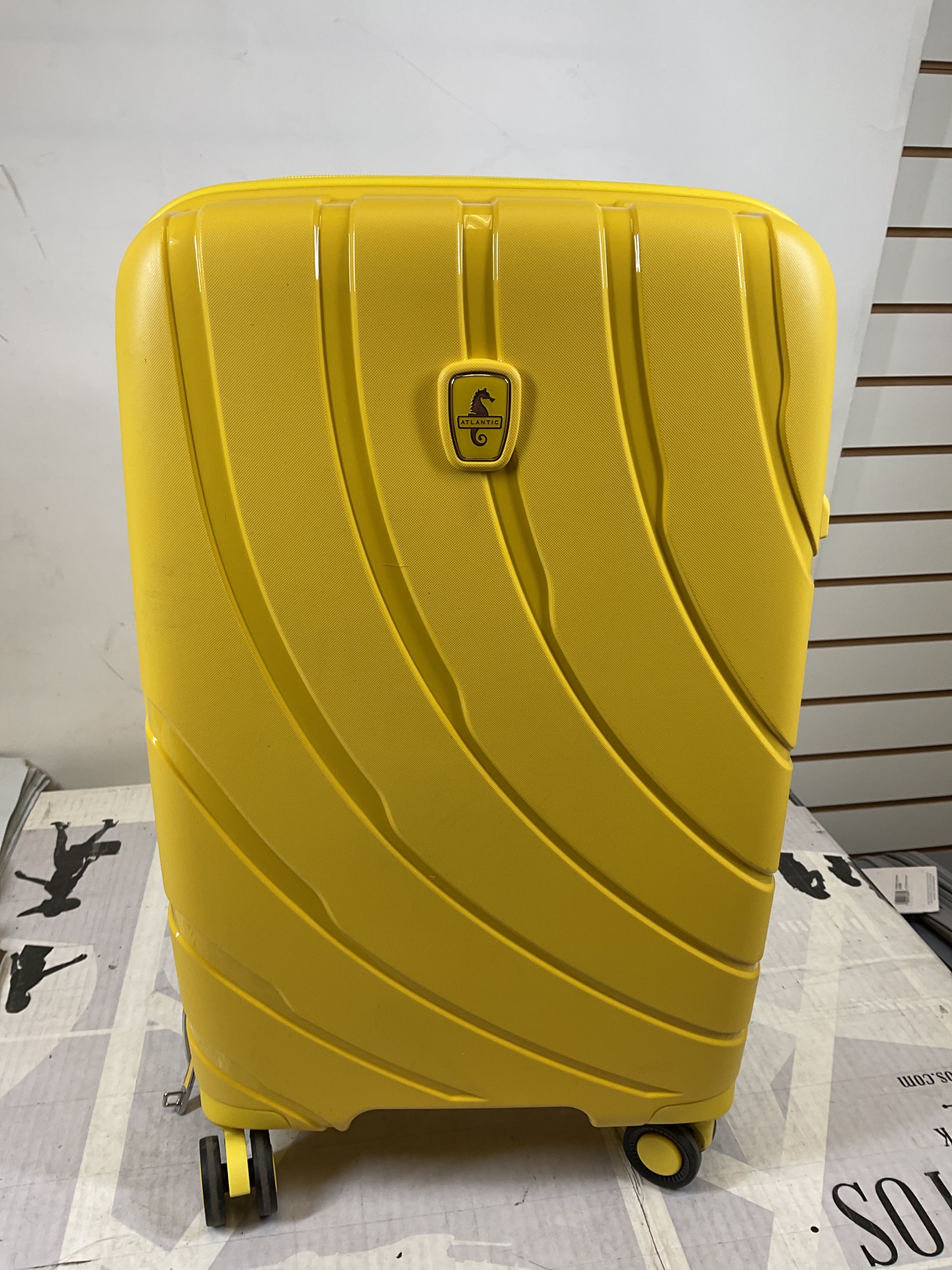 Atlantic Luggage Carry-on Expandable, Hardside Spinner ( Sunshine Yellow , Carry On 21 Inch ) Sunshine Yellow Carry On 21 Inch U1