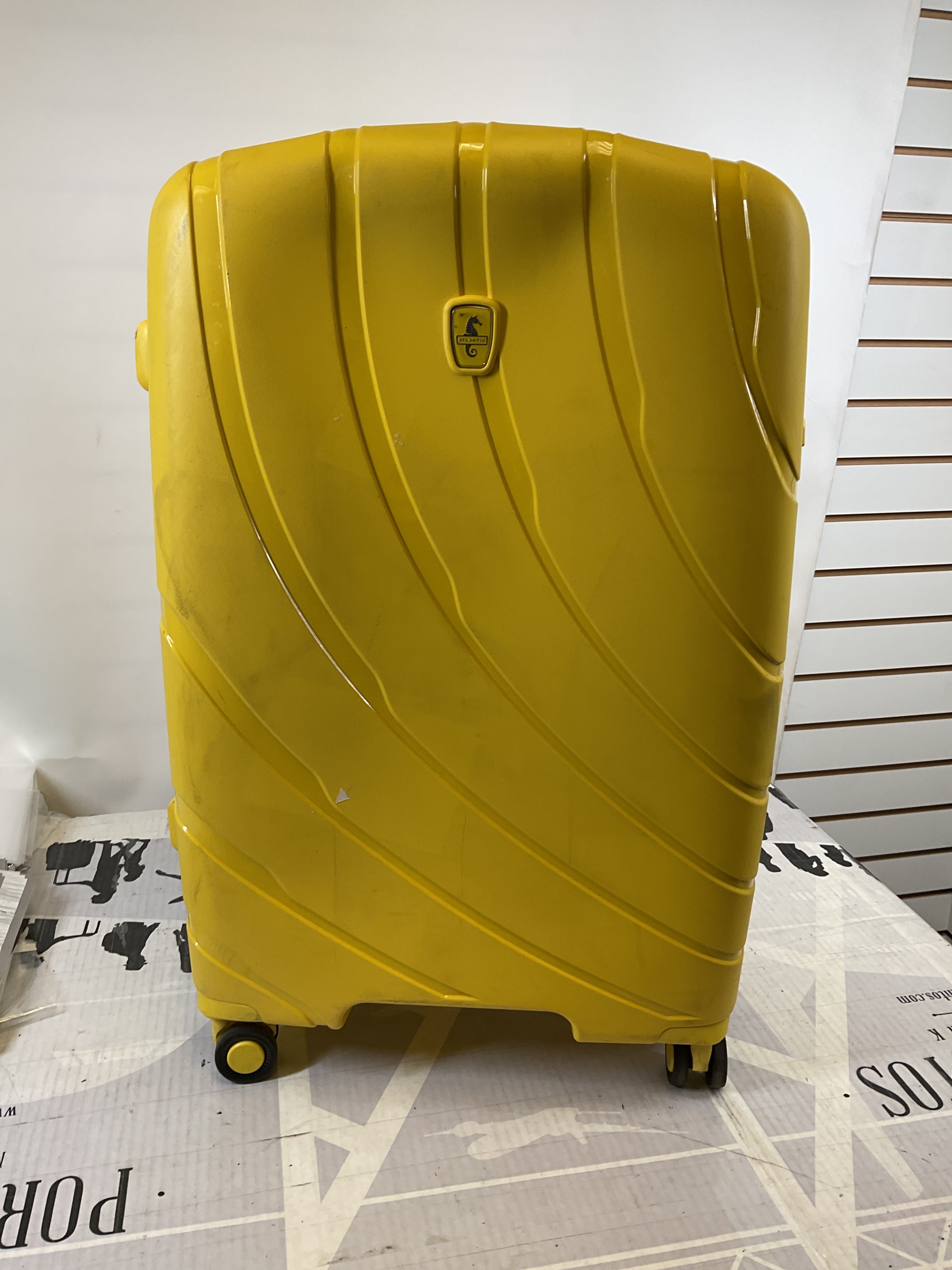 Atlantic Convertible Medium to Large Checked Expandable Hardside Spinner ( Sunshine Yellow , Medium-Large Check In ) Sunshine Yellow Medium Large Check In U8