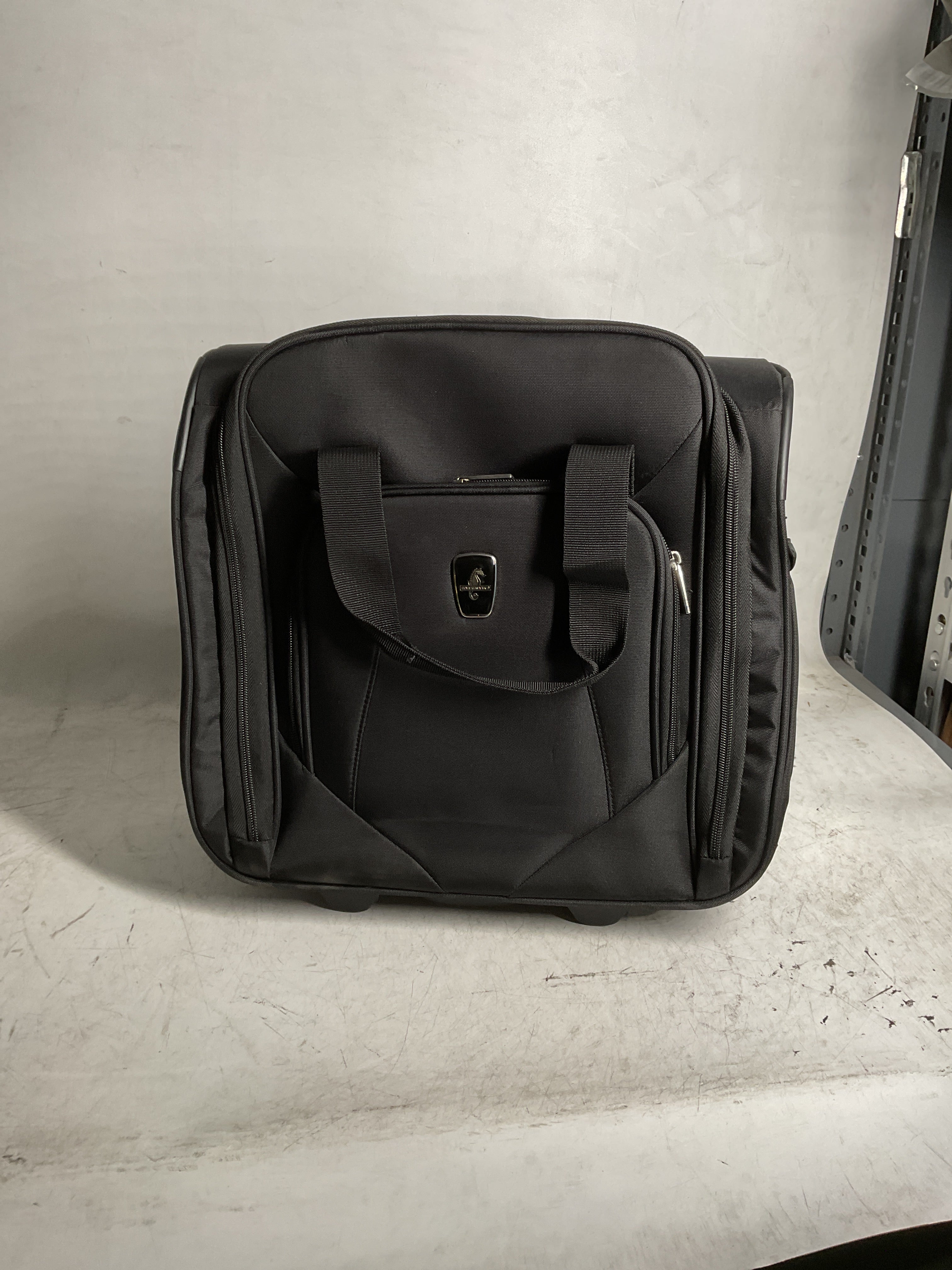 Atlantic Ultra Lite Softsides Rolling Underseat Carry-on ( Jade Black ) Jade Black  U27