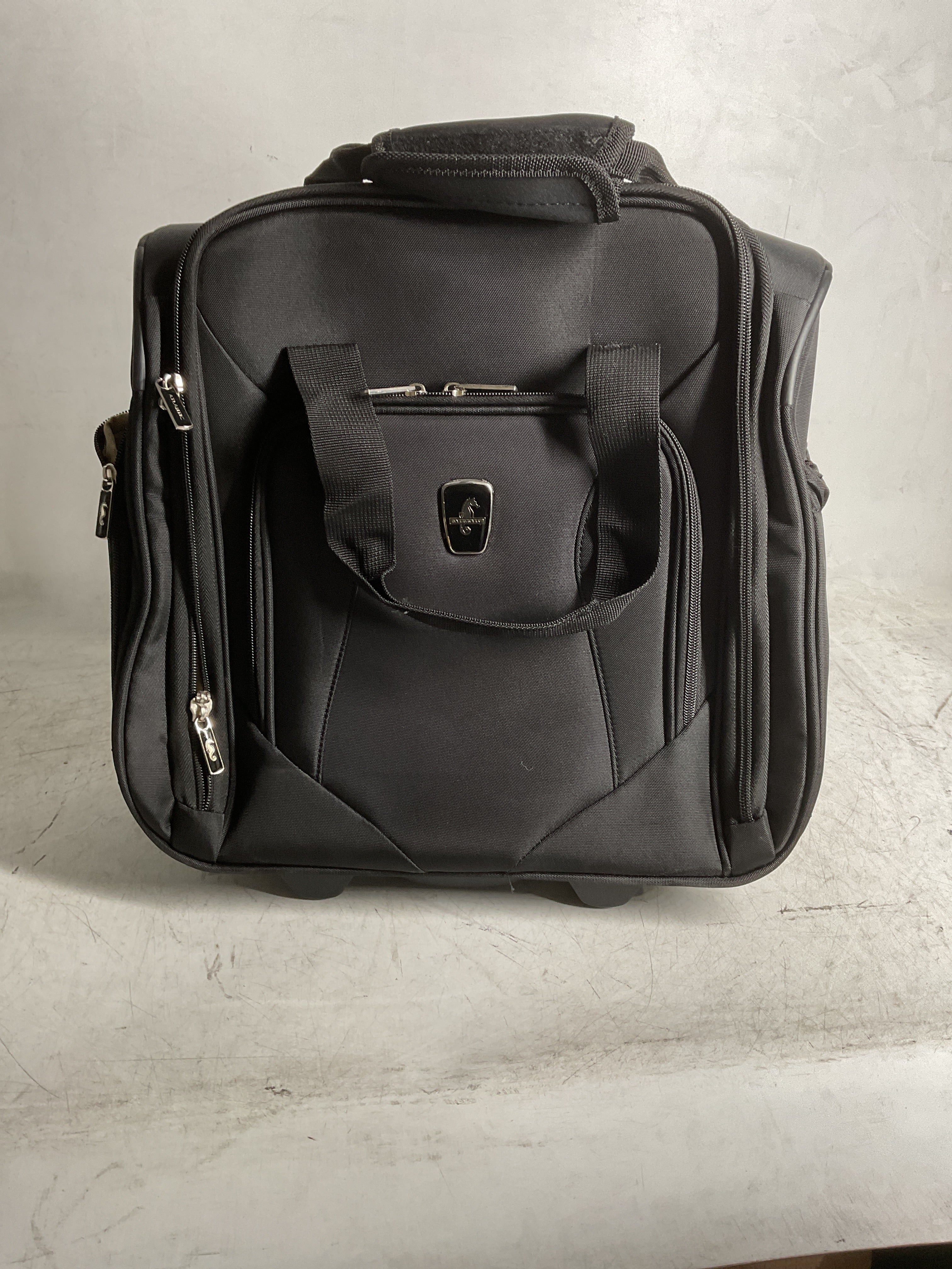 Atlantic Ultra Lite Softsides Rolling Underseat Carry-on ( Jade Black ) Jade Black  U28