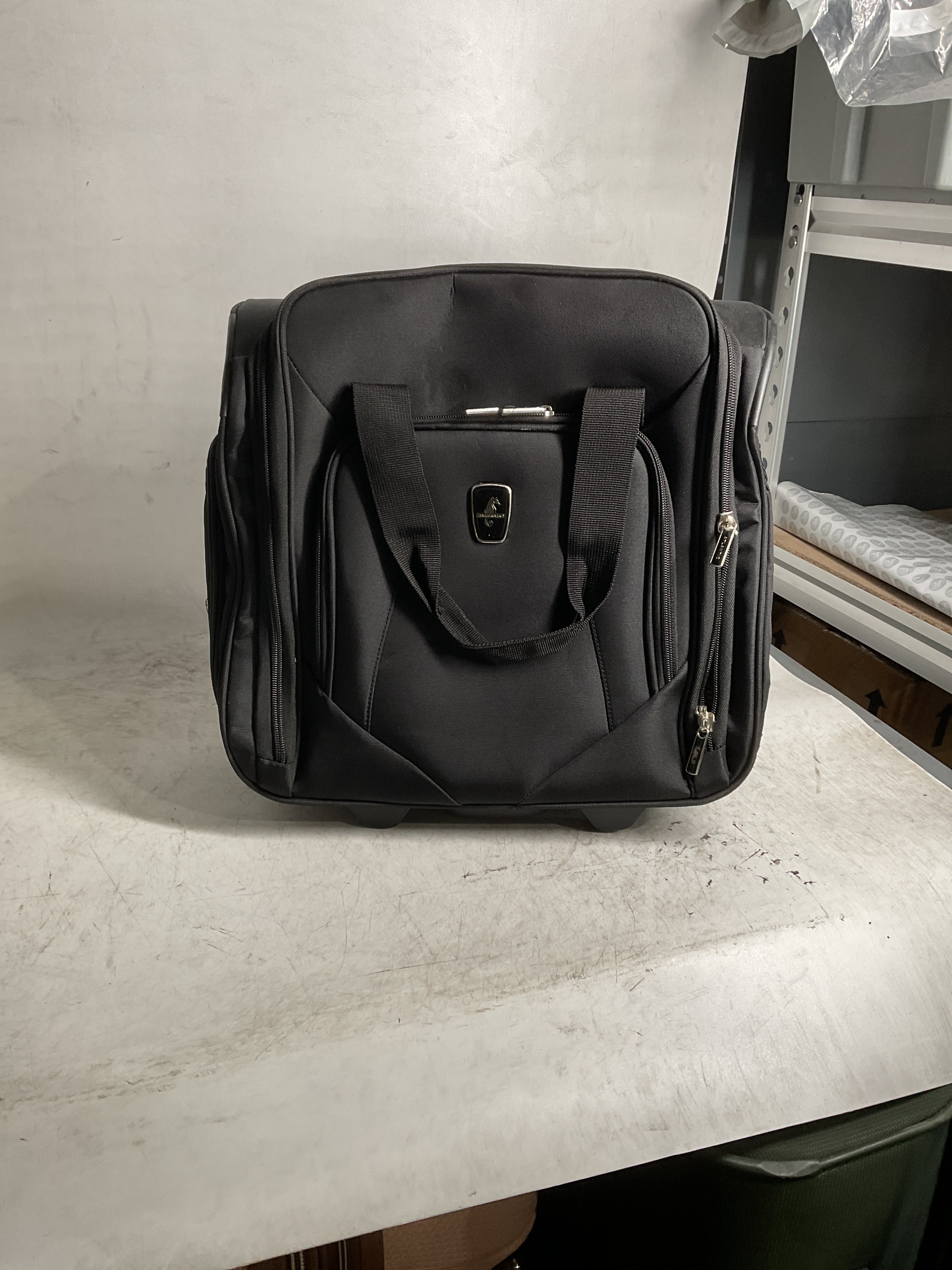 Atlantic Ultra Lite Softsides Rolling Underseat Carry-on ( Jade Black ) Jade Black  U31