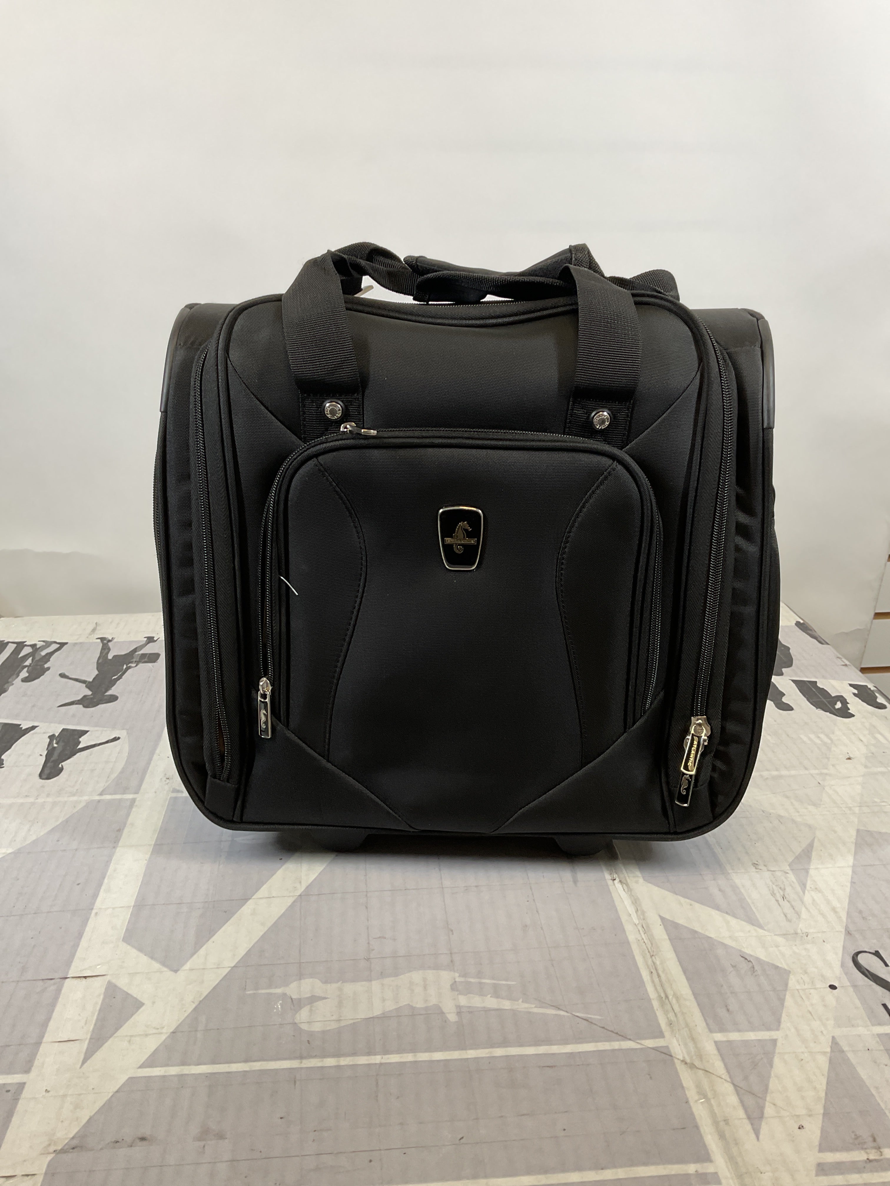 Atlantic Ultra Lite Softsides Rolling Underseat Carry-on ( Jade Black ) Jade Black  U37