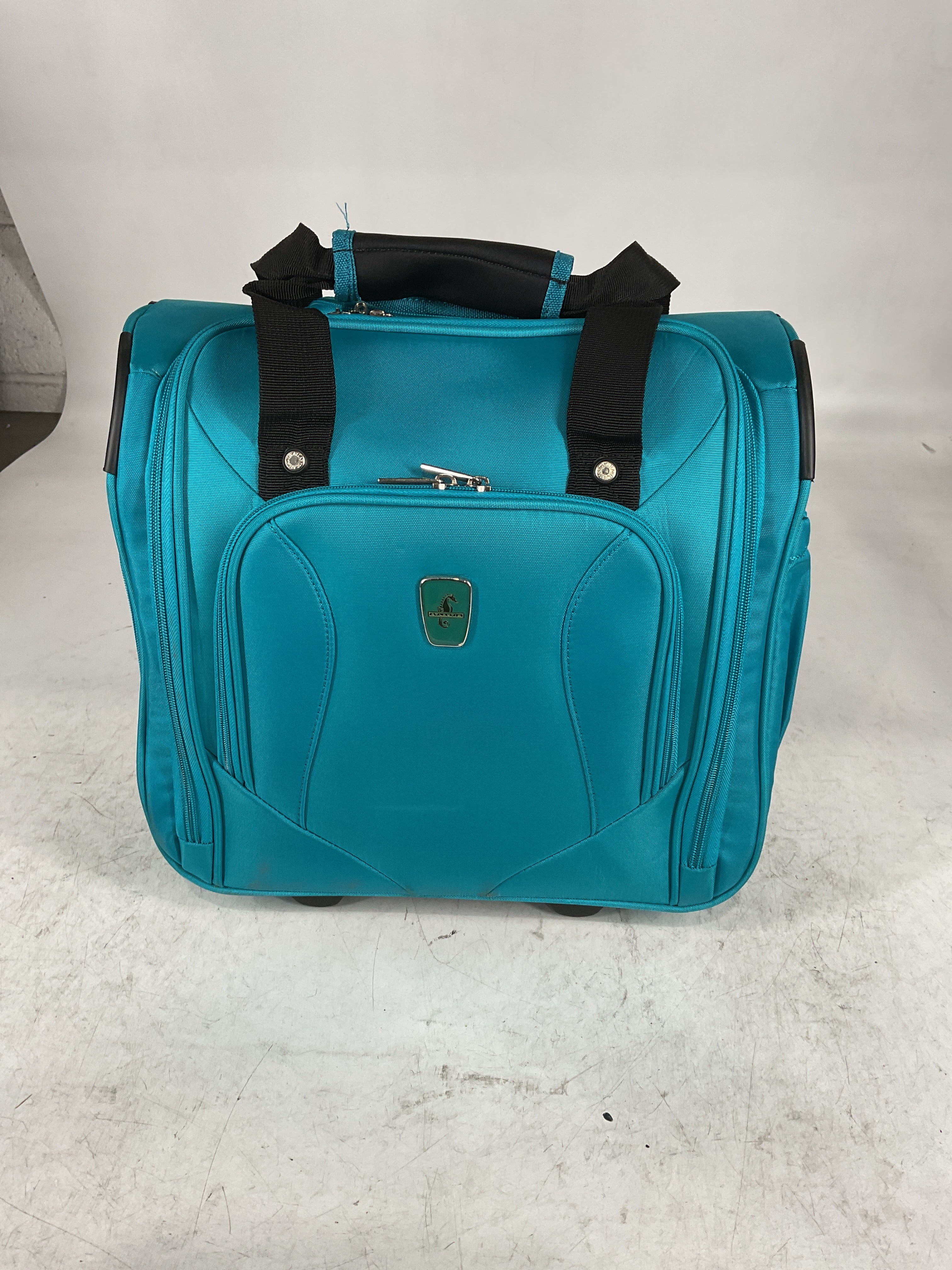 Atlantic Ultra Lite Softsides Rolling Underseat Carry-on U11