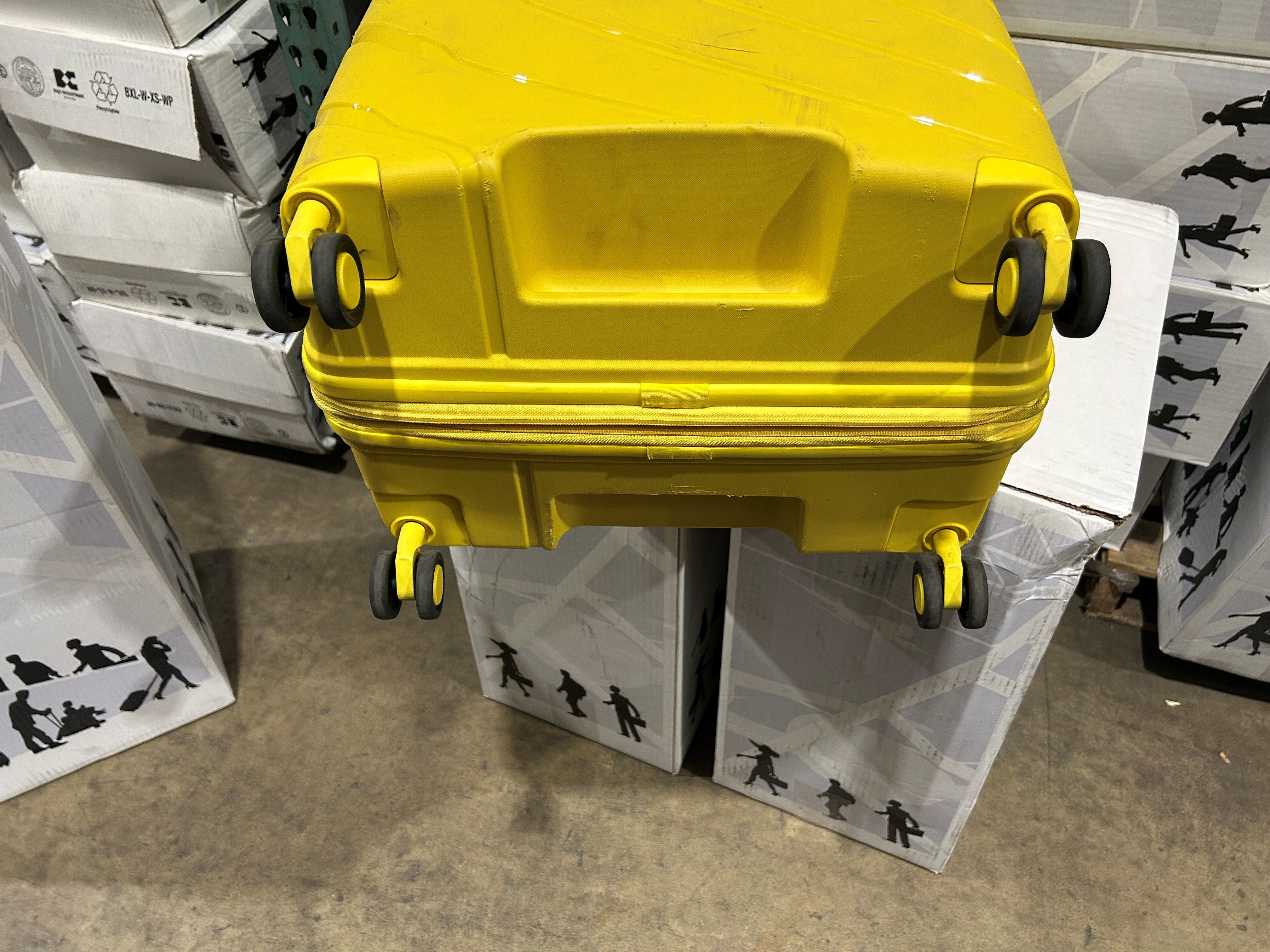Atlantic Convertible Medium to Large Checked Expandable Hardside Spinner U4