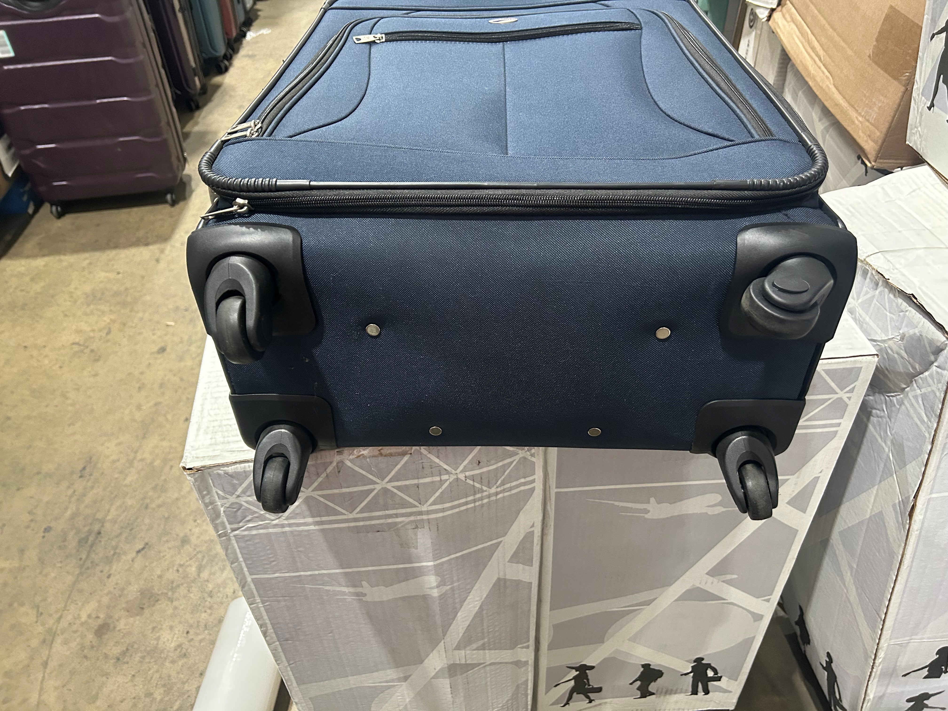 American Tourister Pop Max Softside Luggage with Spinner Wheels U1