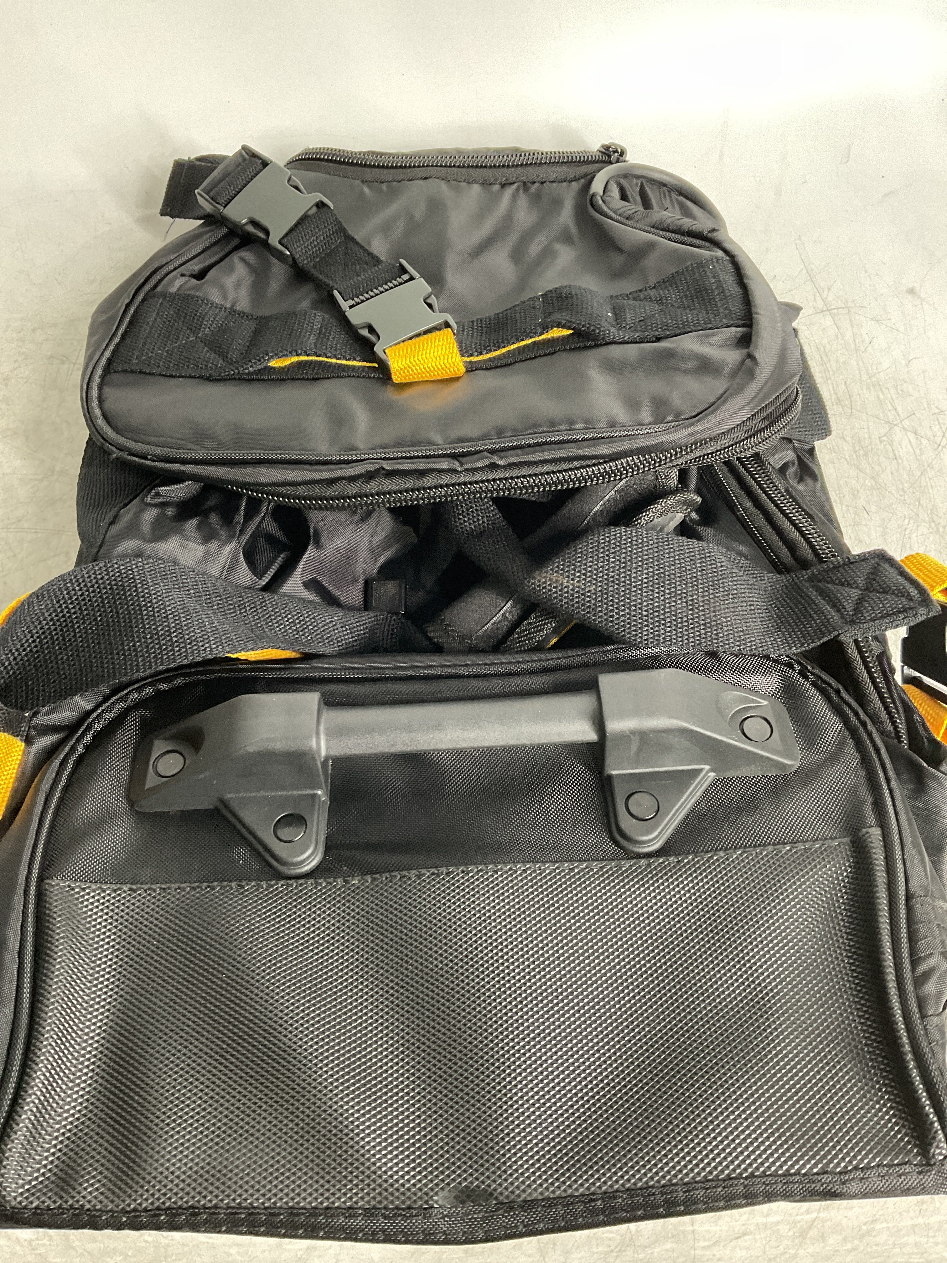 A.Saks 20” EXPANDABLE Wheeled Duffel ( Black , One Size ) Black One Size U1