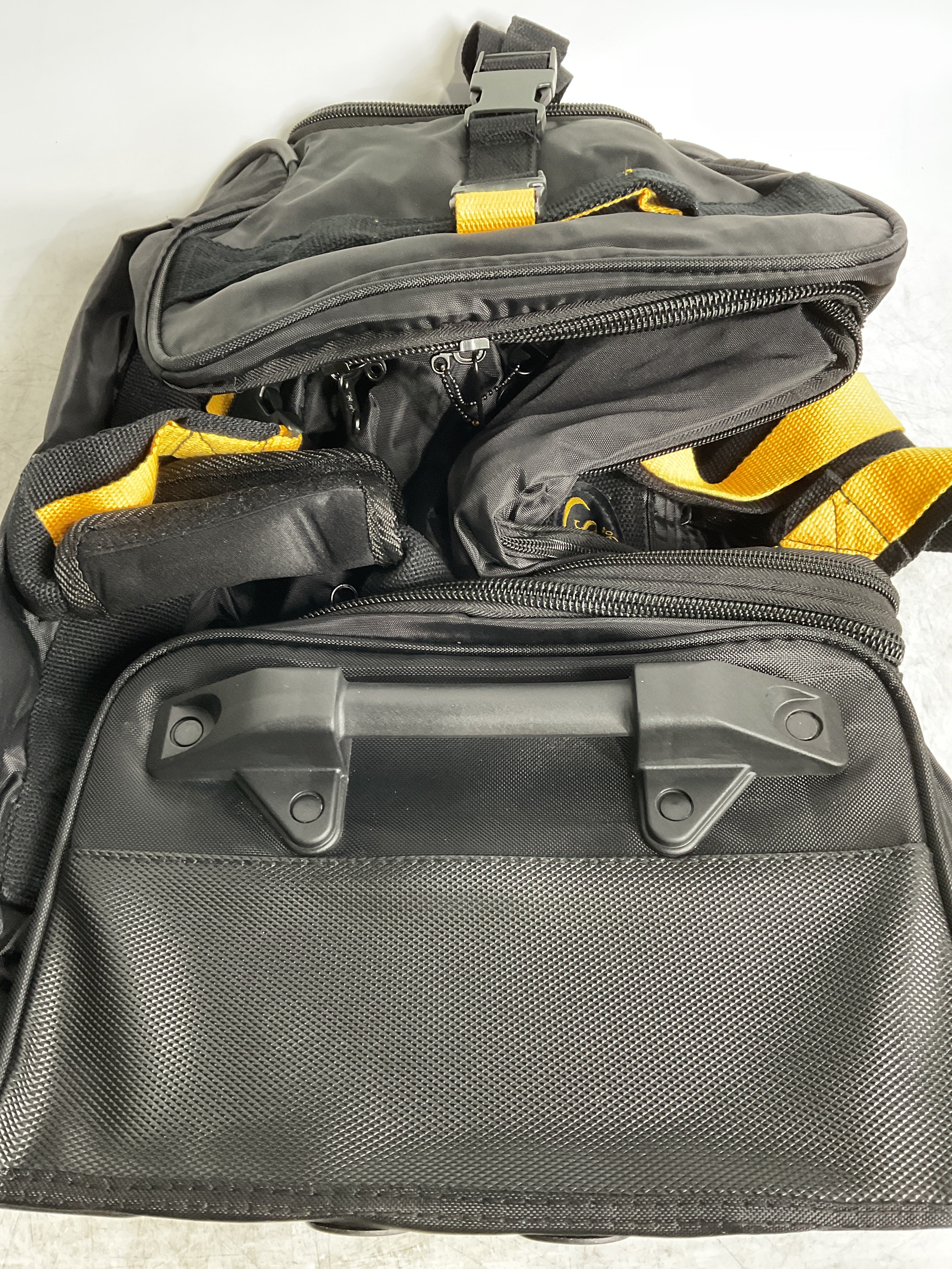 A.Saks 20” EXPANDABLE Wheeled Duffel ( Black , One Size ) Black One Size U17