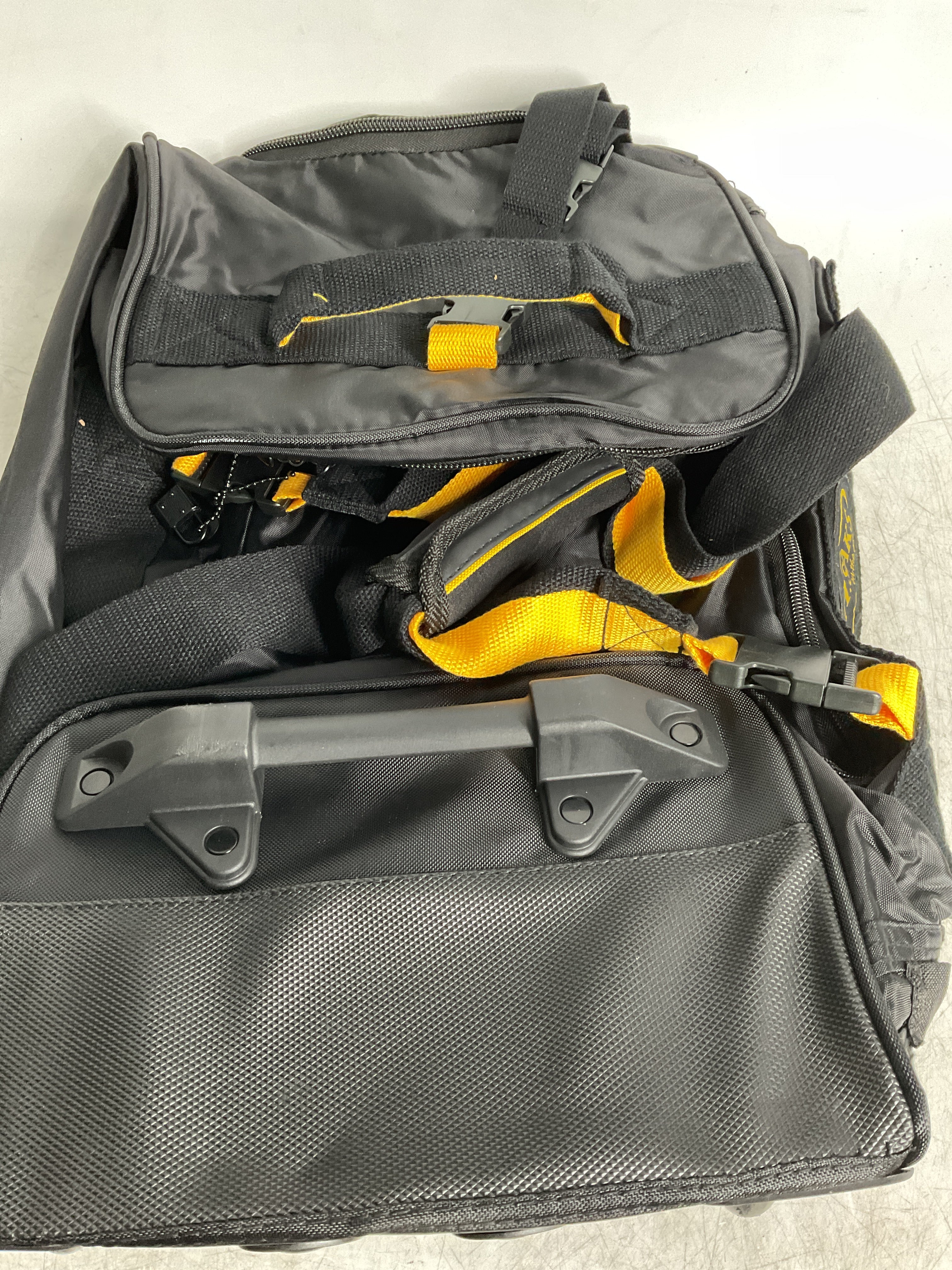 A.Saks 20” EXPANDABLE Wheeled Duffel ( Black , One Size ) Black One Size U20