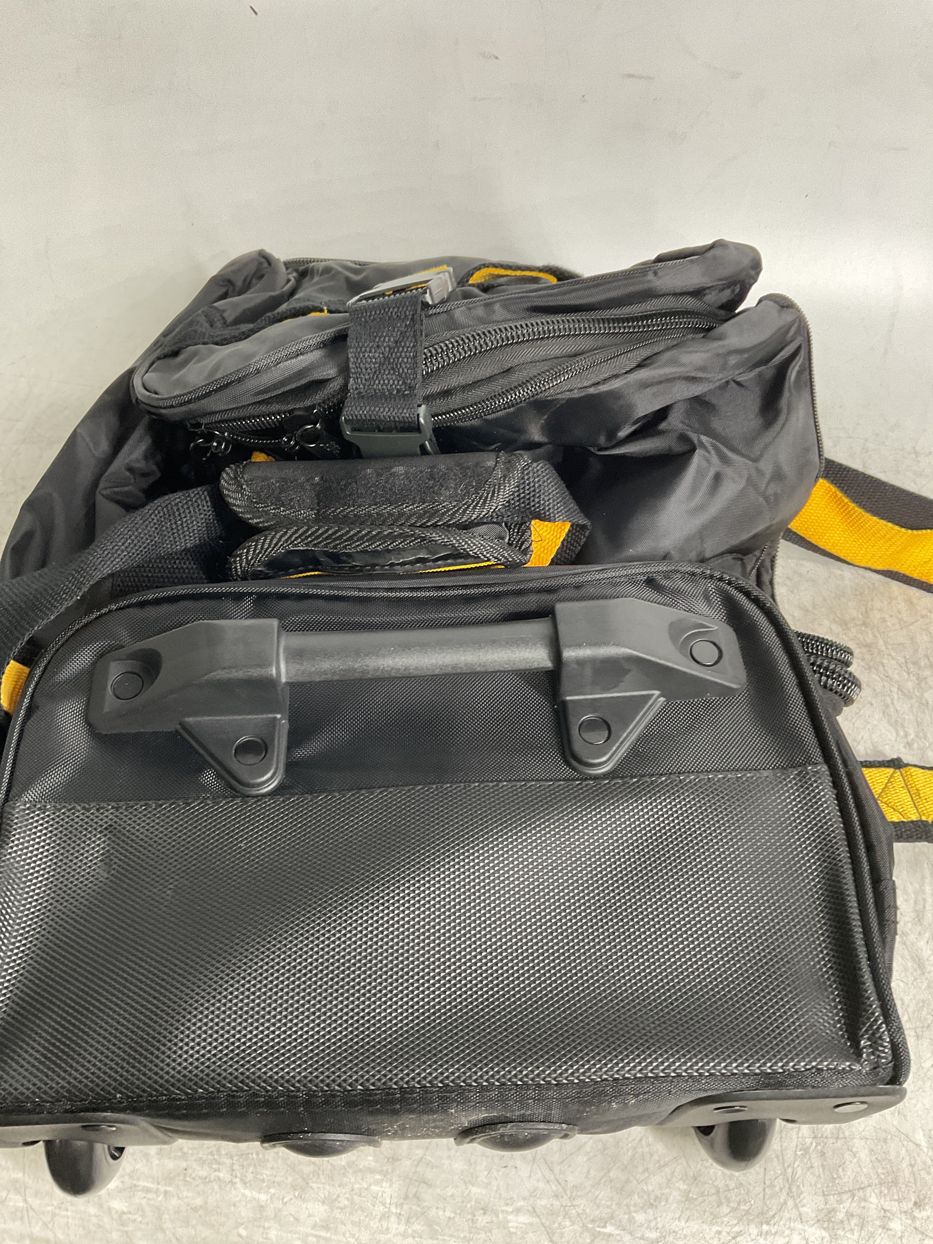 A.Saks 20” EXPANDABLE Wheeled Duffel ( Black , One Size ) Black One Size U24