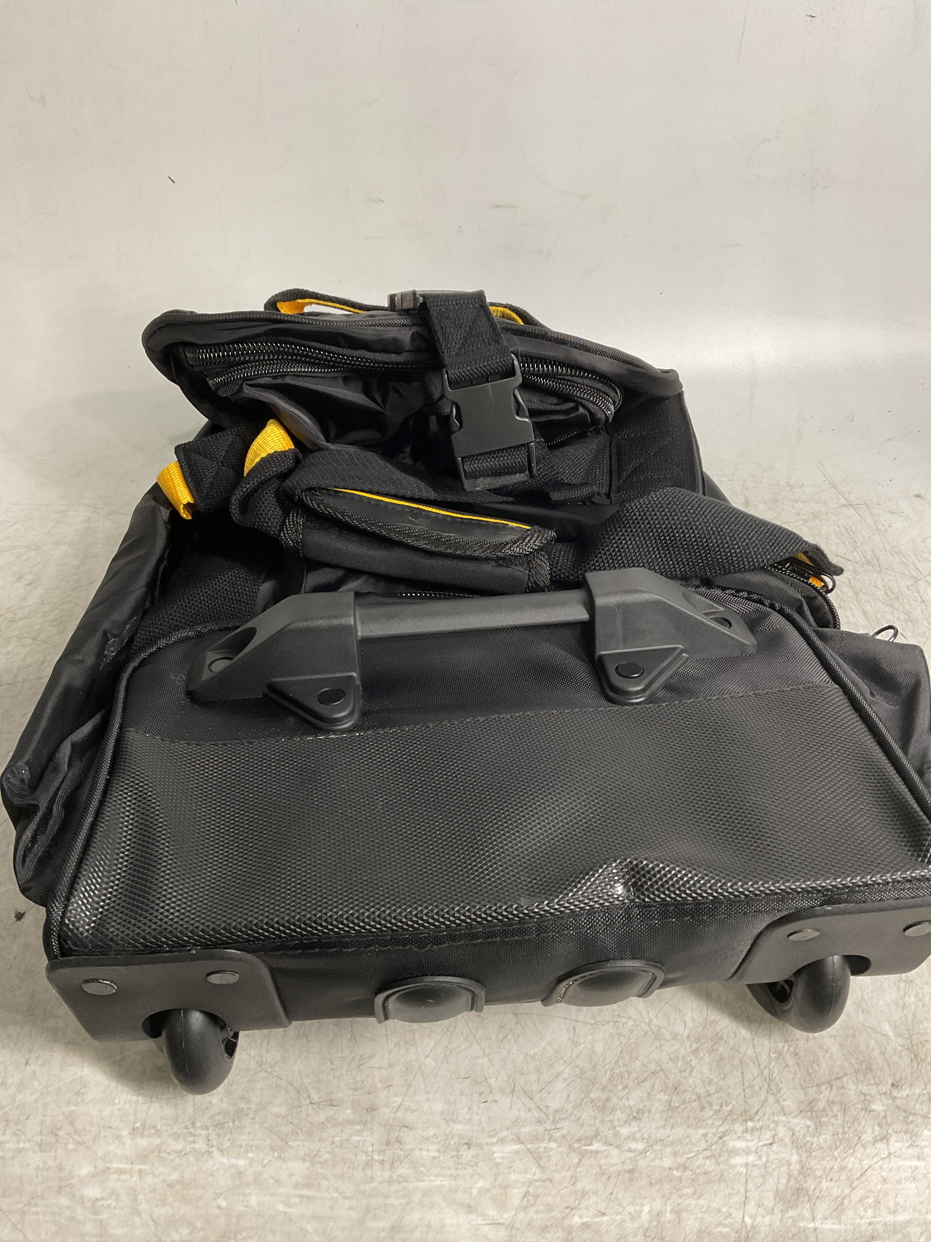 A.Saks 20” EXPANDABLE Wheeled Duffel ( Black , One Size ) Black One Size U27