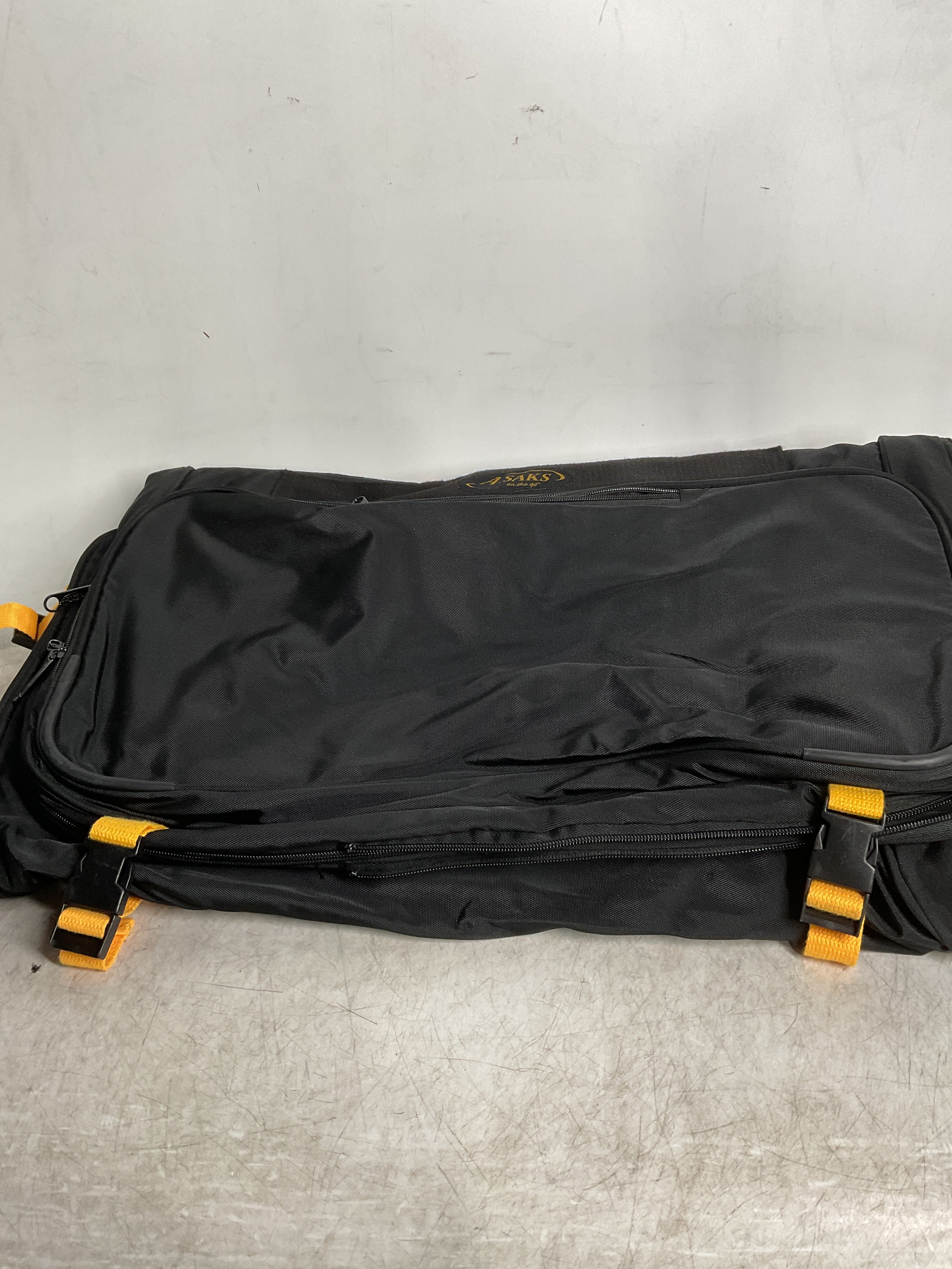 A.Saks EXPANDABLE Deluxe Tri-Fold Carry On Garment Bag ( Black , One Size ) Black One Size U1