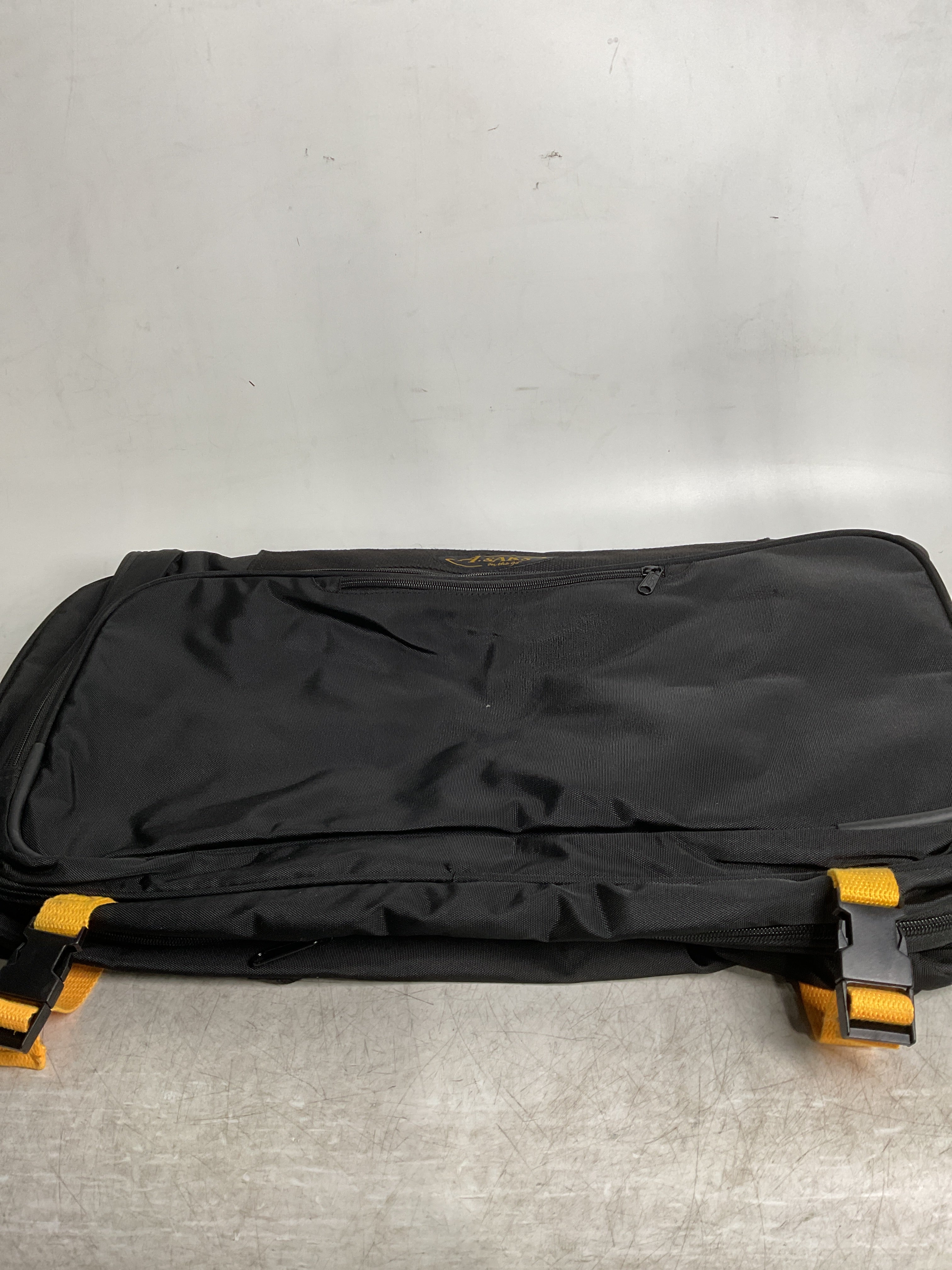 A.Saks EXPANDABLE Deluxe Tri-Fold Carry On Garment Bag ( Black , One Size ) Black One Size U2