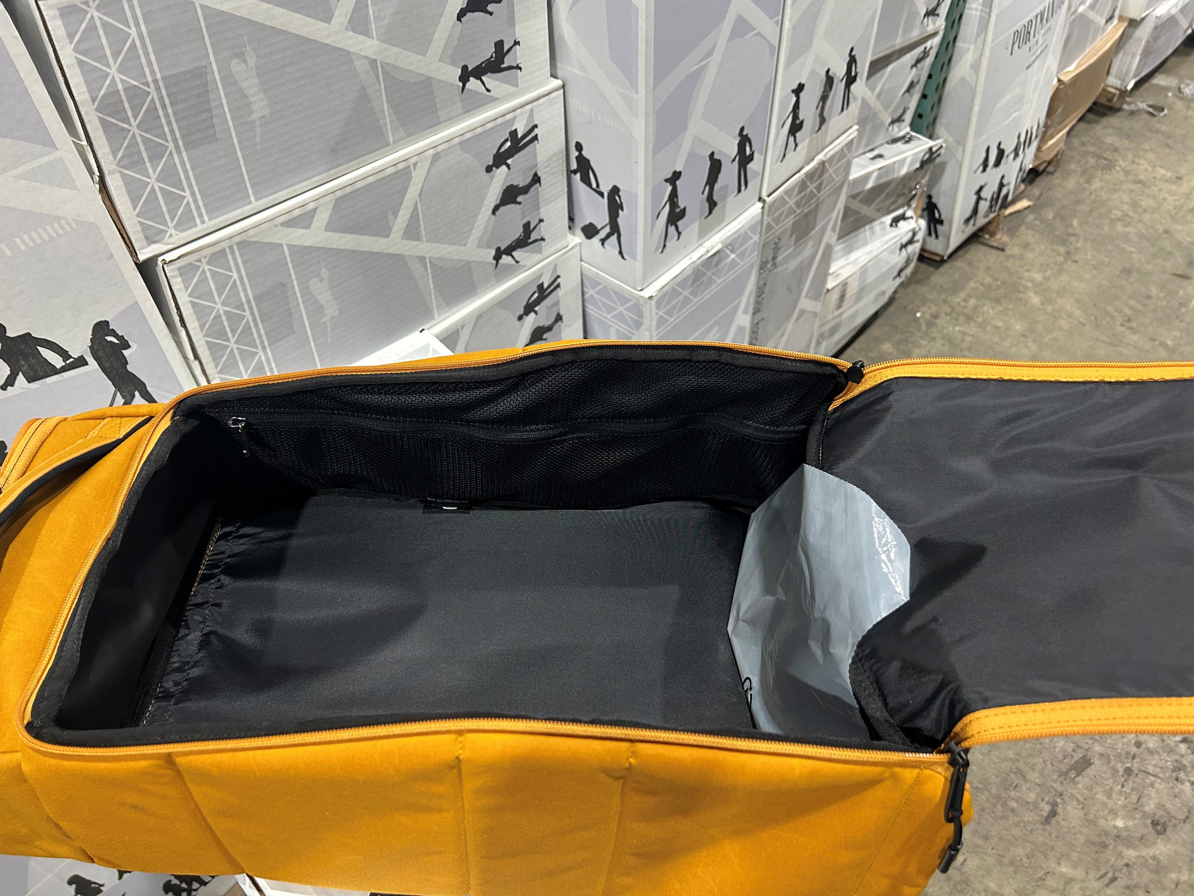 D_b_ Hugger Backpack U1