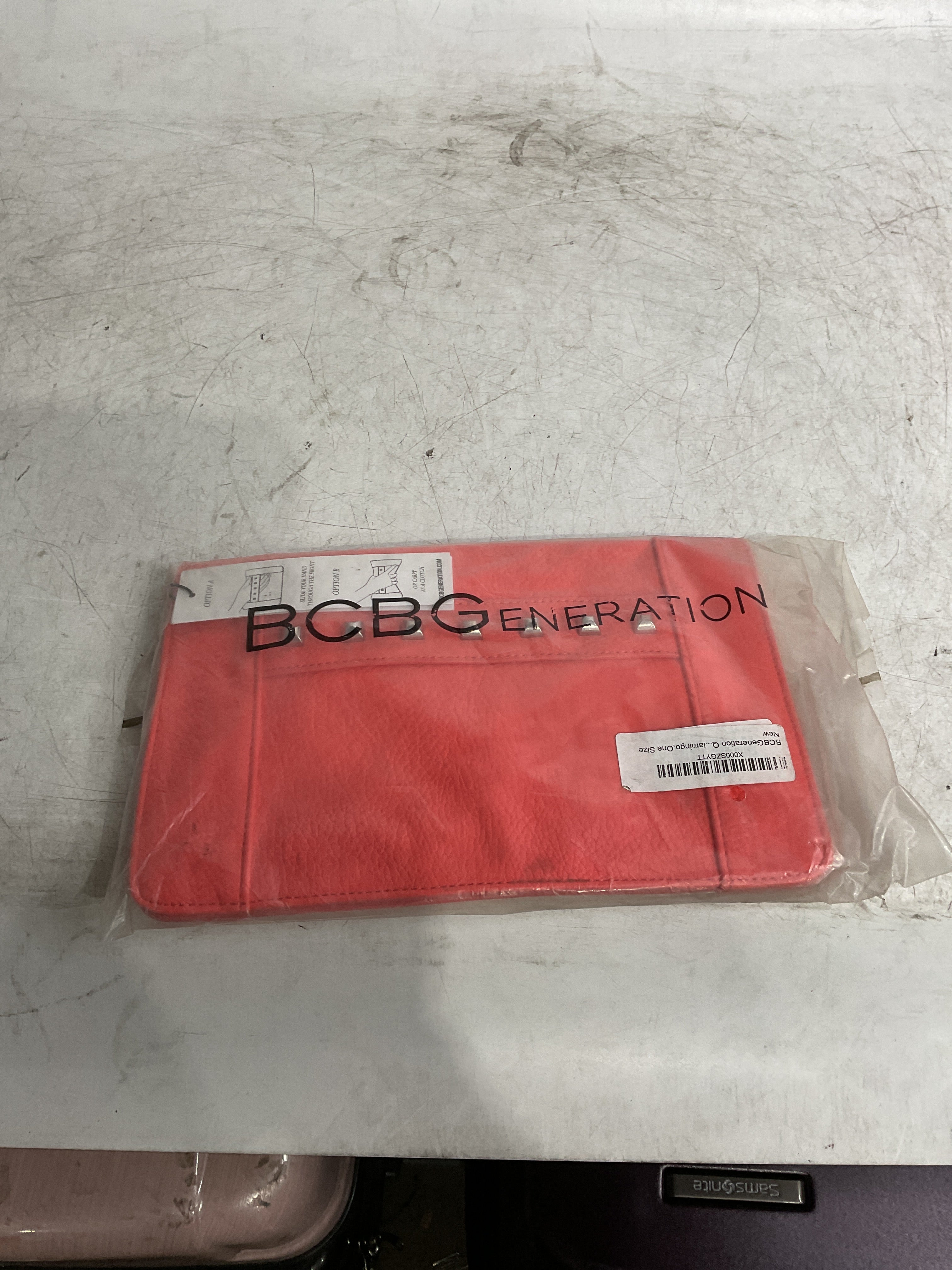 BCBGeneration Quinn APX037GN Clutch ( Flamingo , One Size ) Flamingo One Size U1