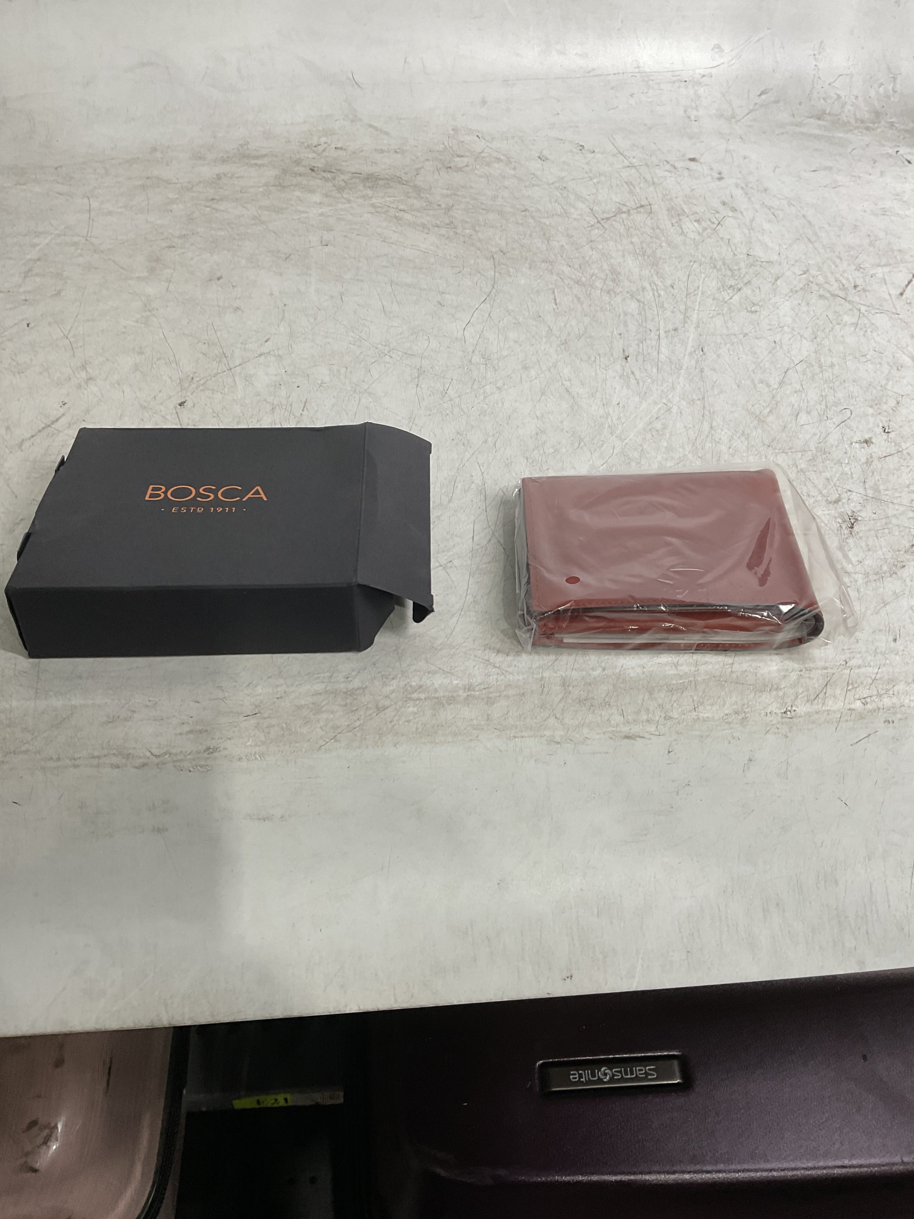 Bosca Men's Old Leather Collection - Credit Wallet w/ I.D. Passcase ( Cognac , One Size ) Cognac One Size U2