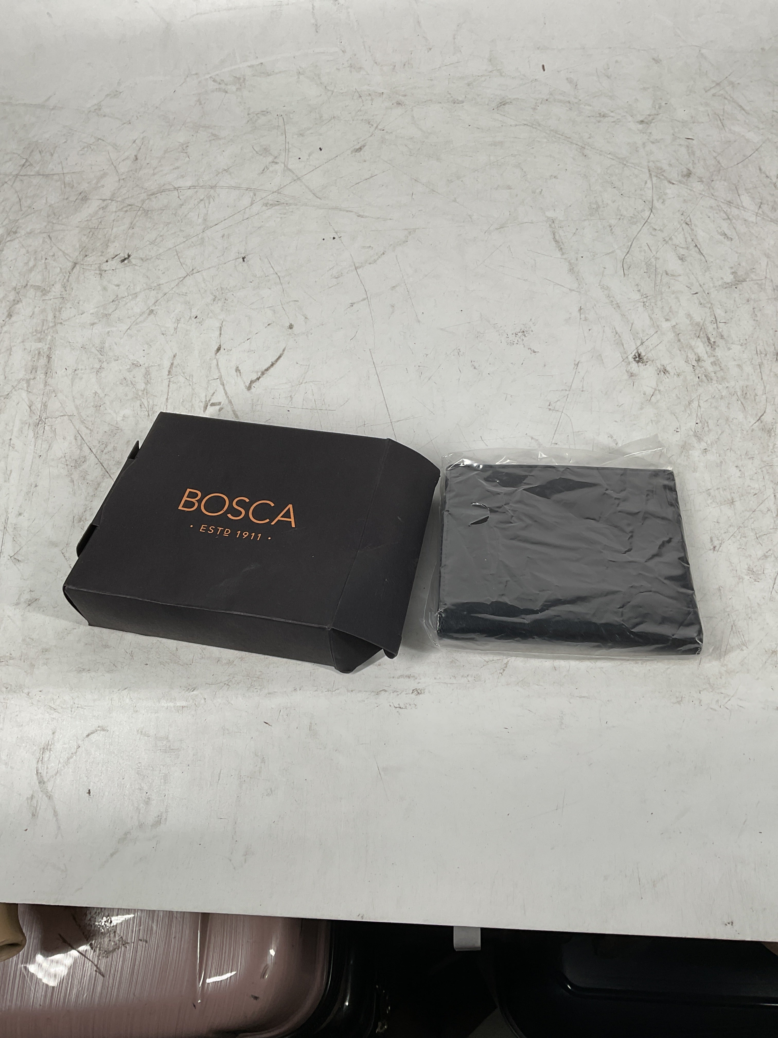 Bosca Men’s Wallet In Old Leather – 12 Pockets Bi-Fold Credit Holder Hand-Stained Full Grain Leather, RFID Blocking Black Black  U1