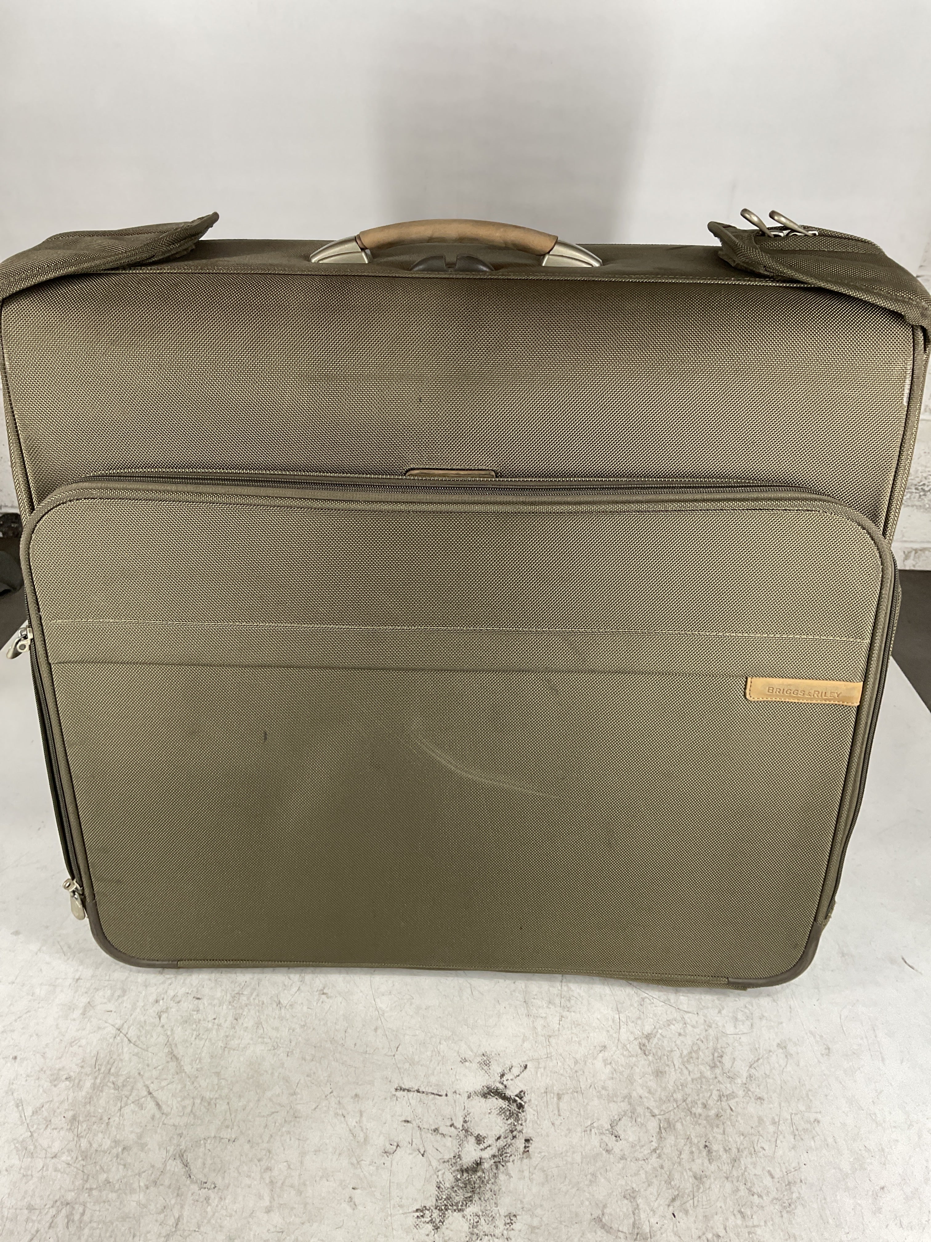Briggs & Riley Baseline Wheeled Wardrobe Bag U1