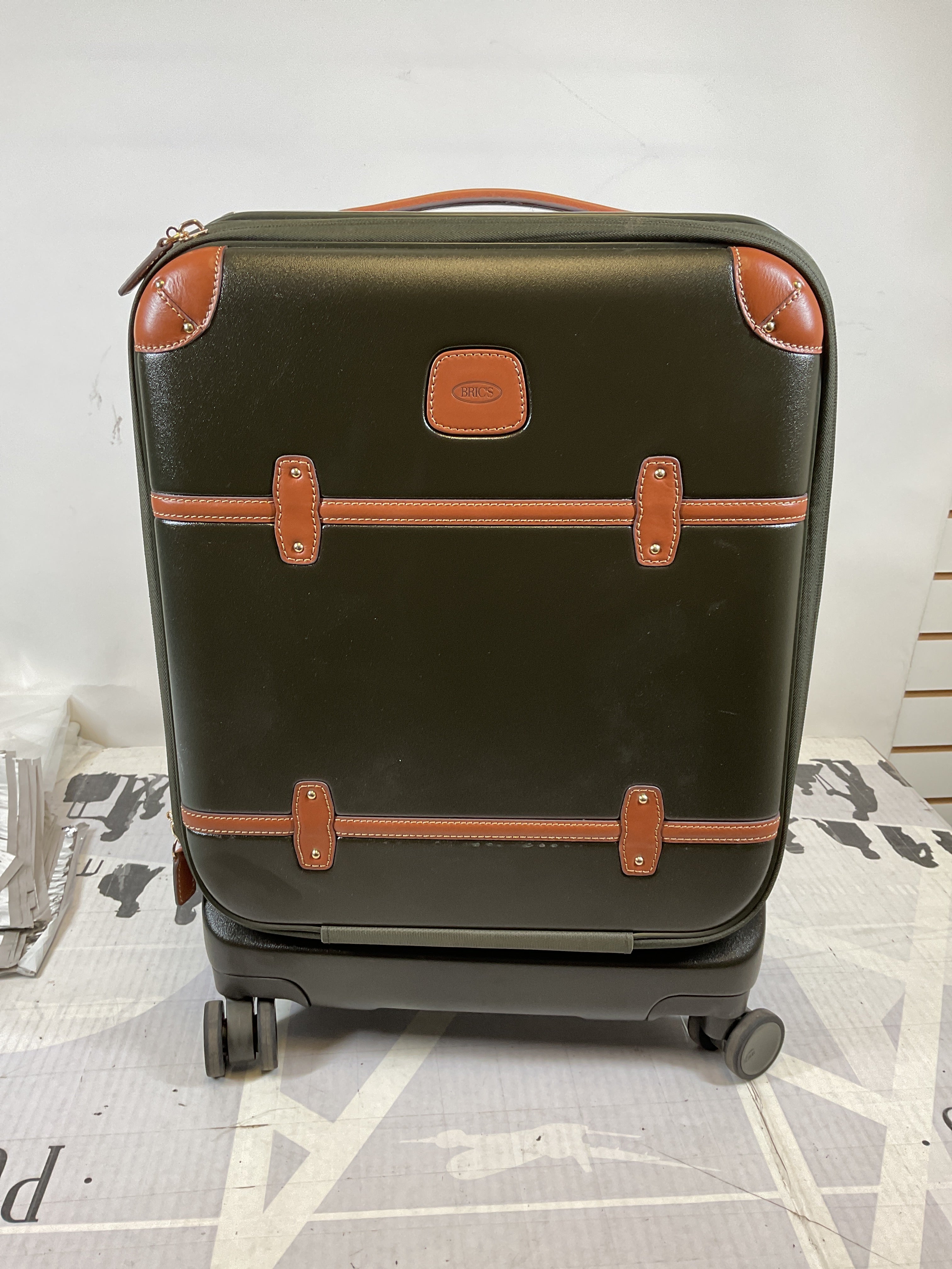 Bric's Bellagio 3.0 21" Carry-On Expandable Spinner w/Pocket ( Olive , 21-Inch w/ Pocket ) Olive 21 Inch W Pocket U1
