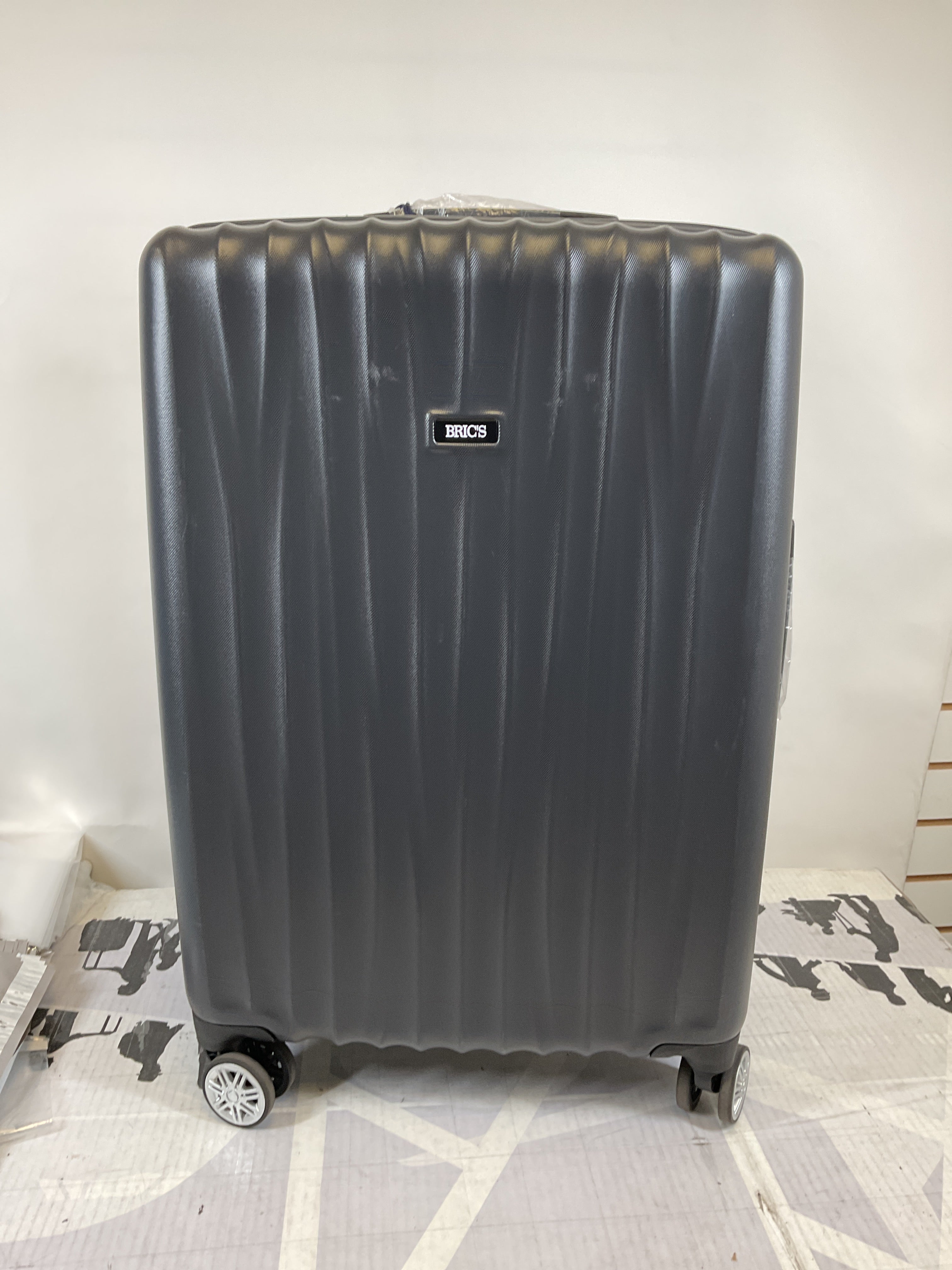 Bric's Cervia 27" Expandable Spinner ( Dark Grey , 27-Inch ) Dark Grey 27 Inch U3