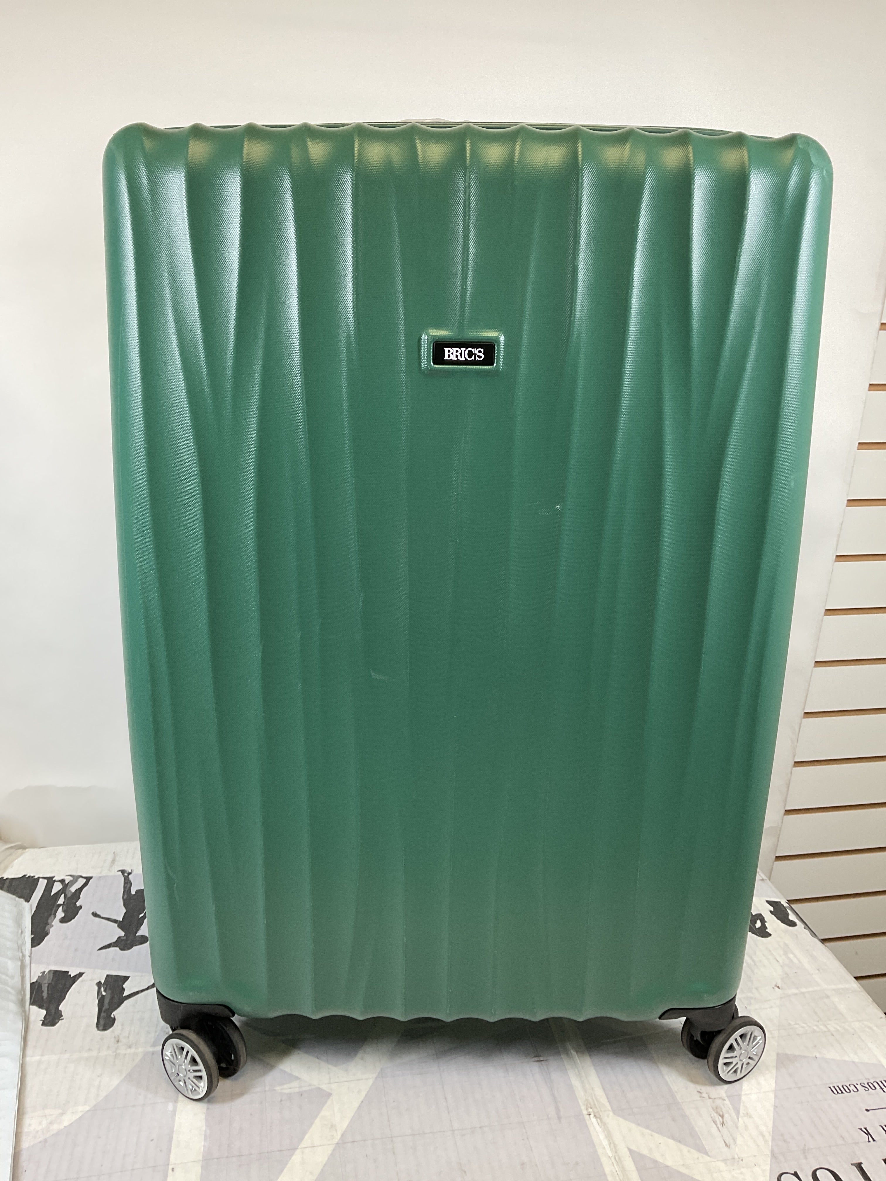 Bric's Cervia 30" Expandable Spinner ( Dark Emerald , 30-Inch ) Dark Emerald 30 Inch U4