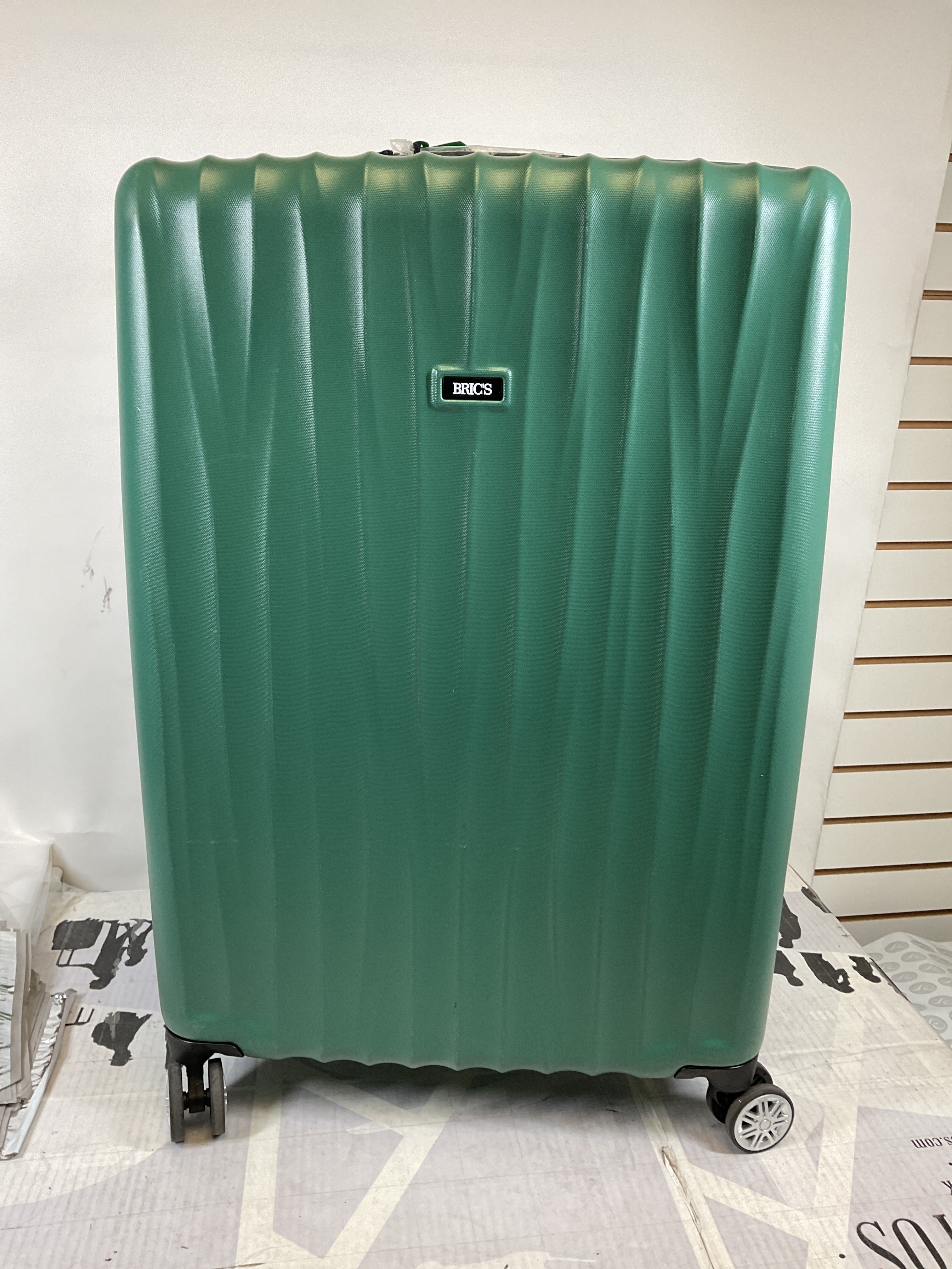 Bric's Cervia 30" Expandable Spinner ( Dark Emerald , 30-Inch ) Dark Emerald 30 Inch U7