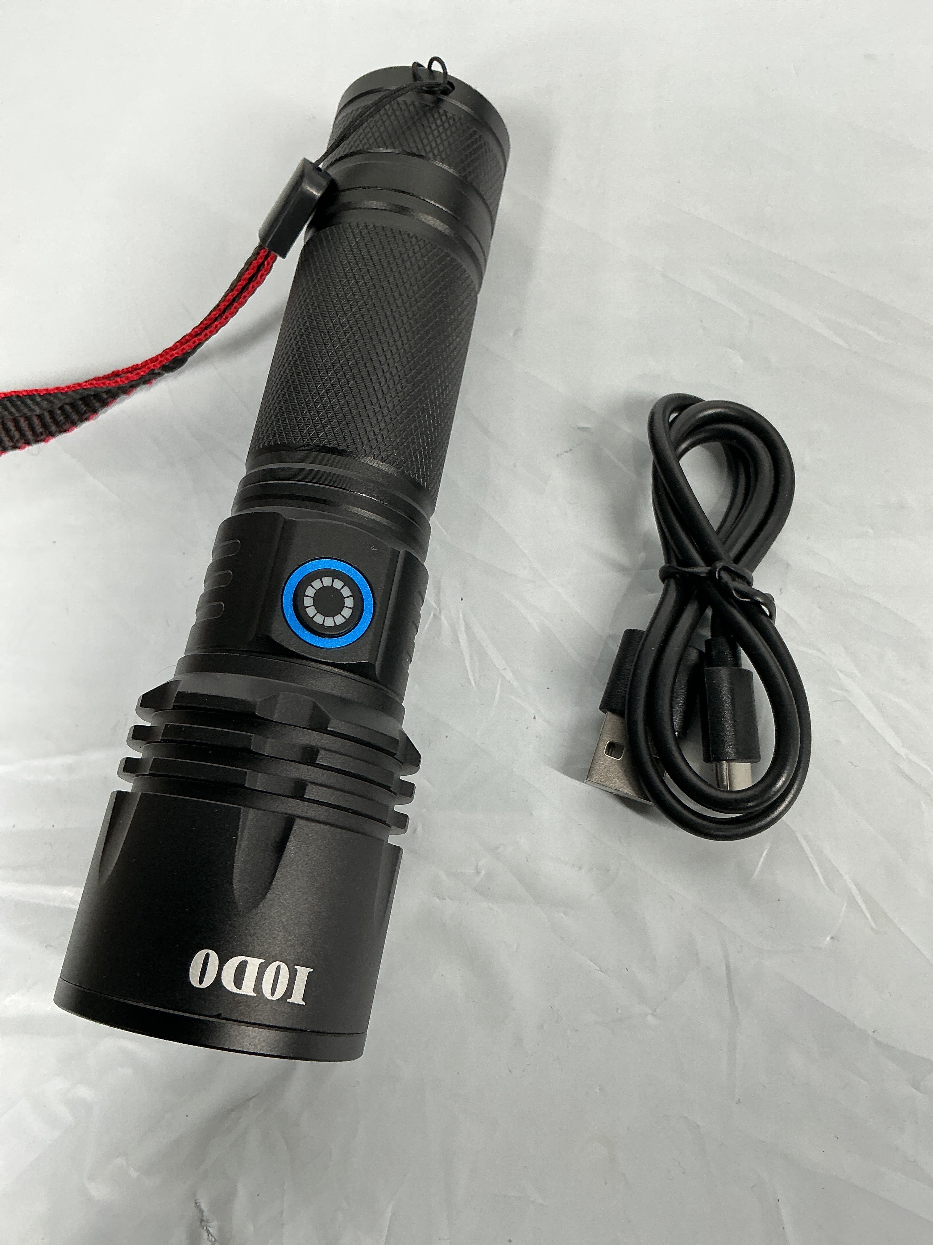 xcvoc Rechargeable Blood Tracking Light for Night Hunting 2000 Lumens Blood Trail Tracking Flashlight Gifts for Hunter Christmas Gifts for Men/Husbands/Fathers/Brothers/Friends Blood Tracking Light For Deer Blood Flashlight Rechargeable U1