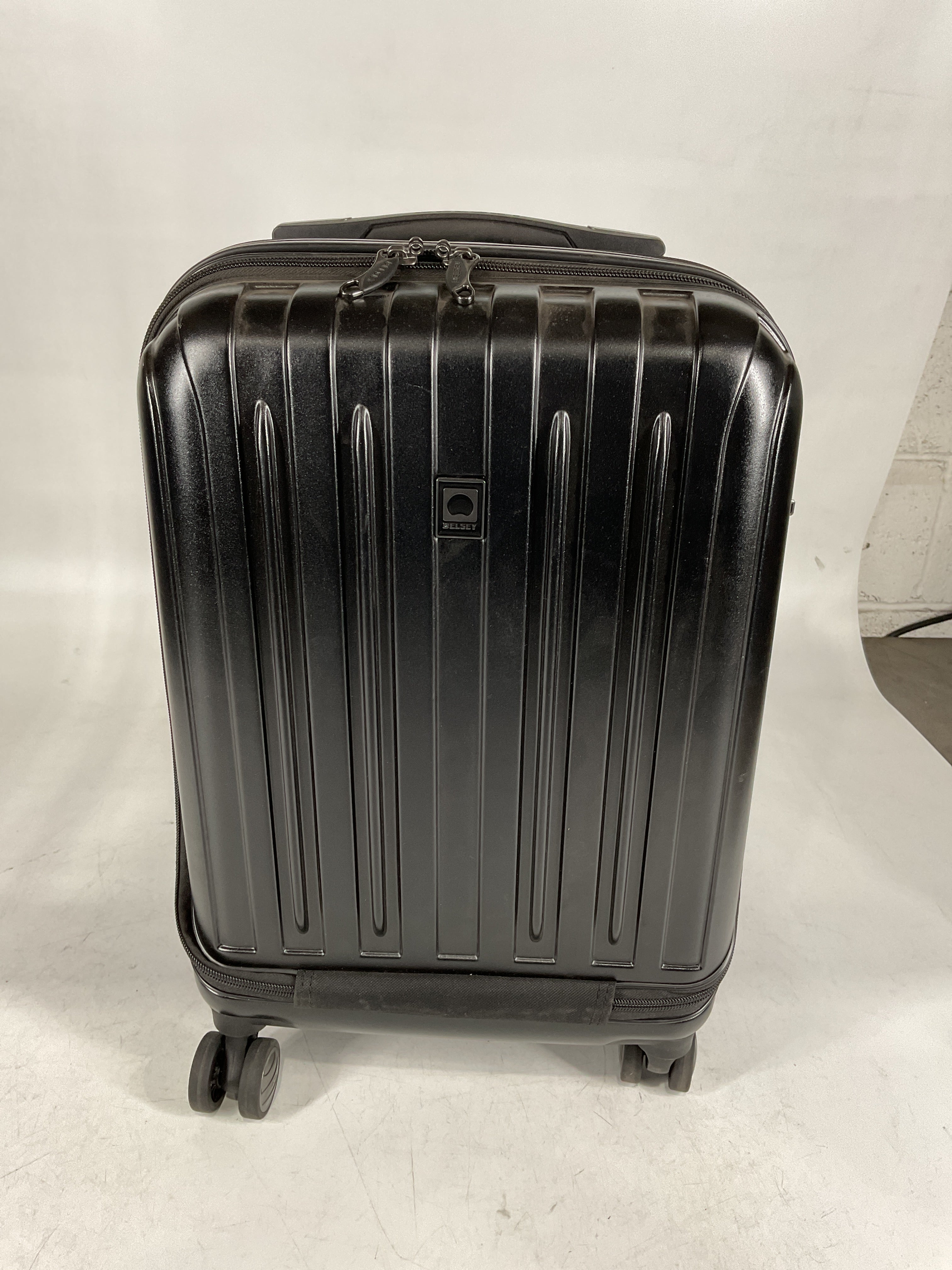 DELSEY Paris Helium Aero Hardside Expandable Luggage with Spinner Wheels U4