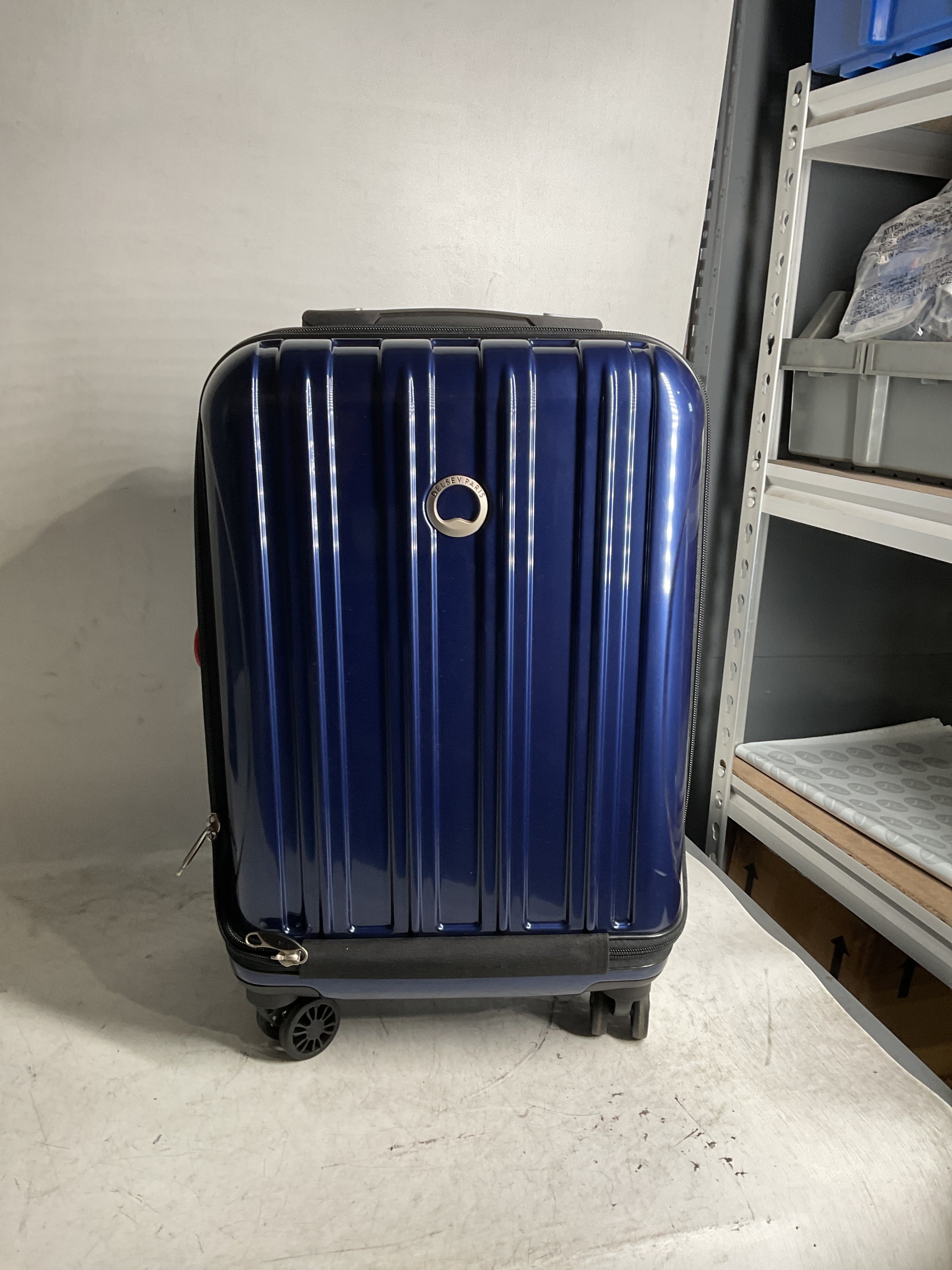 Delsey Luggage Helium Aero International Carry On Expandable Spinner Trolley 19" ( Blue Cobalt , Carry-On 19 Inch ) Blue Cobalt Carry On 19 Inch U4