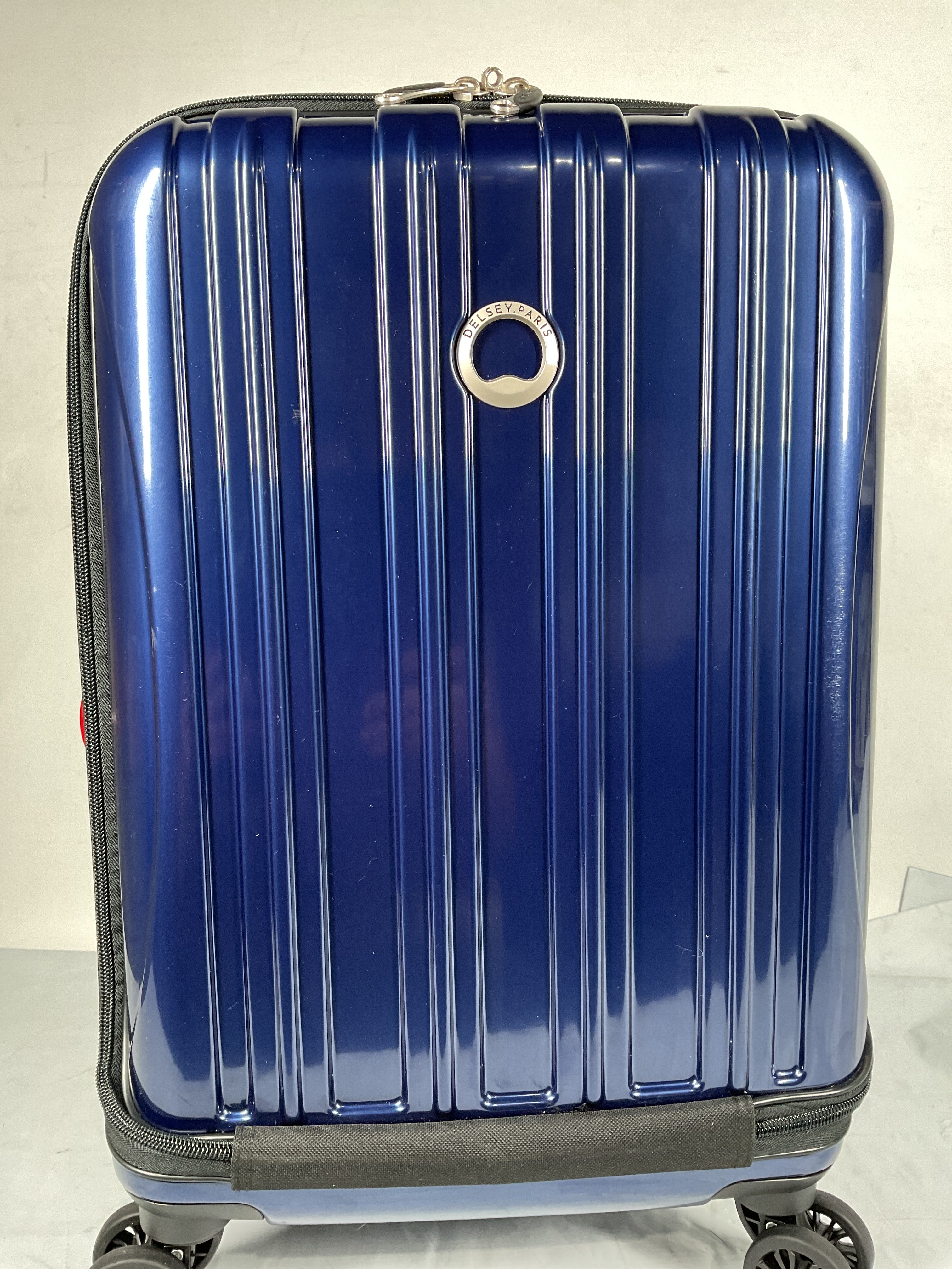Delsey Luggage Helium Aero International Carry On Expandable Spinner Trolley 19" ( Blue Cobalt , Carry-On 19 Inch ) Blue Cobalt Carry On 19 Inch U5